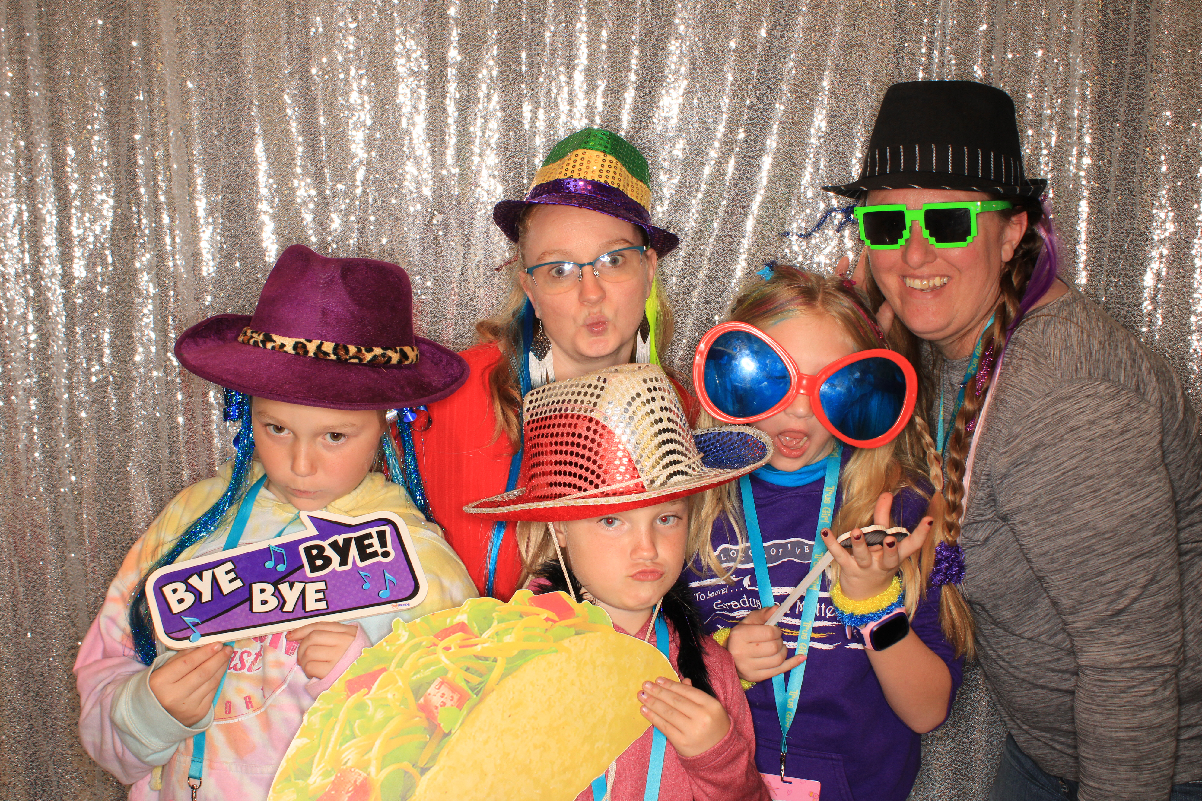 True Girl Tour | View more photos from the event at gallery.photoboothbillings.com/u/PhotoBoothBillings/True-Girl-Tour