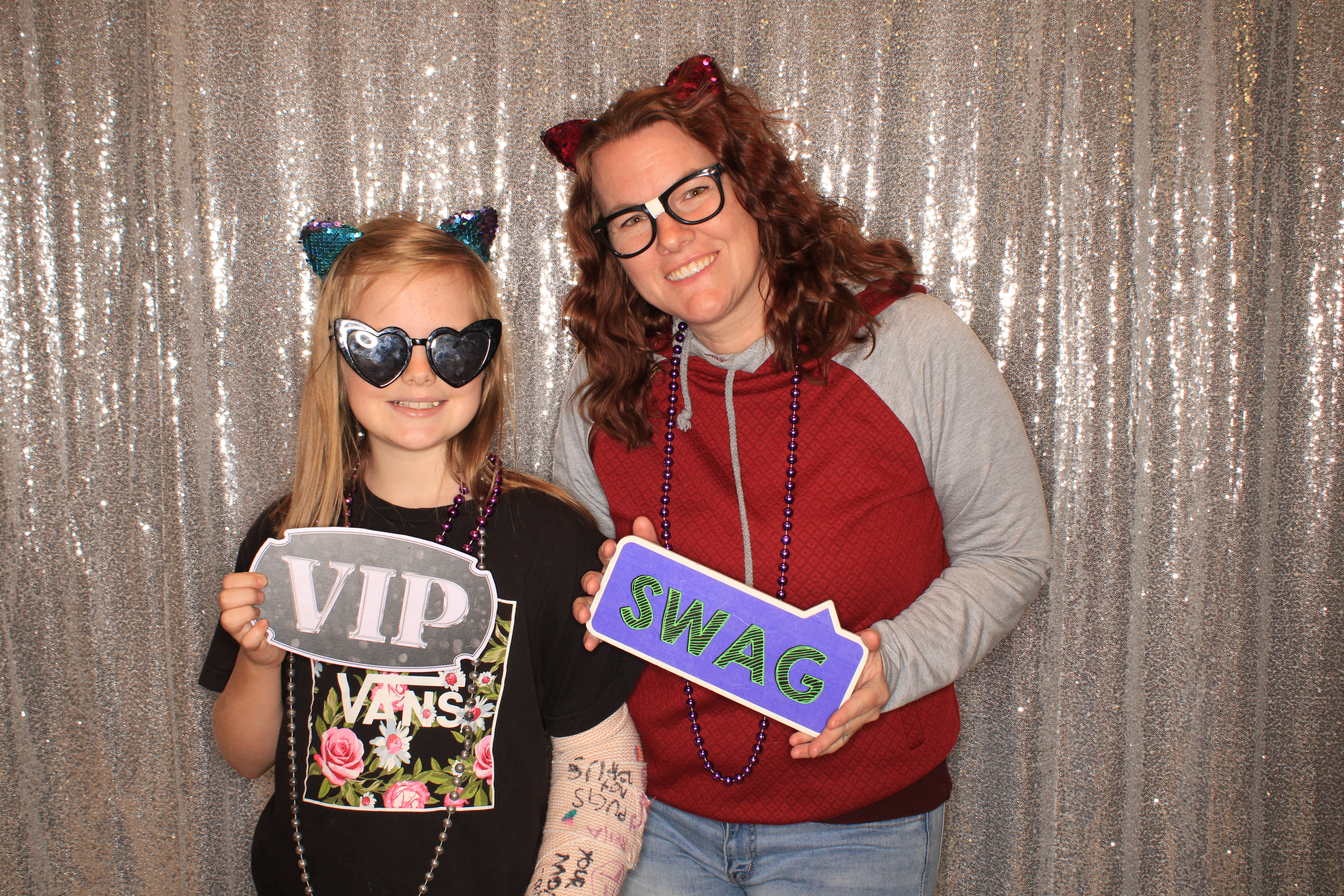 True Girl Tour | View more photos from the event at gallery.photoboothbillings.com/u/PhotoBoothBillings/True-Girl-Tour