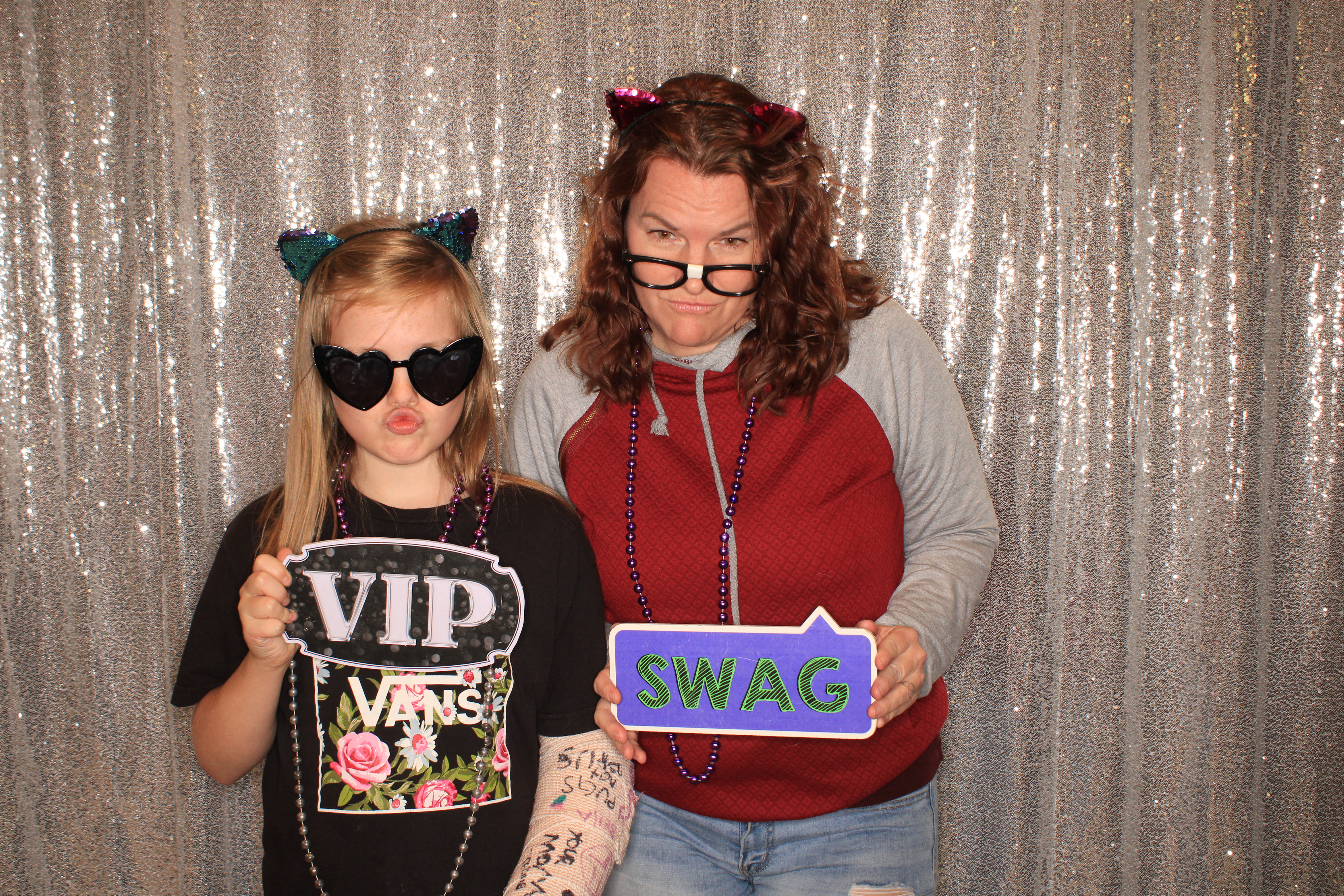 True Girl Tour | View more photos from the event at gallery.photoboothbillings.com/u/PhotoBoothBillings/True-Girl-Tour