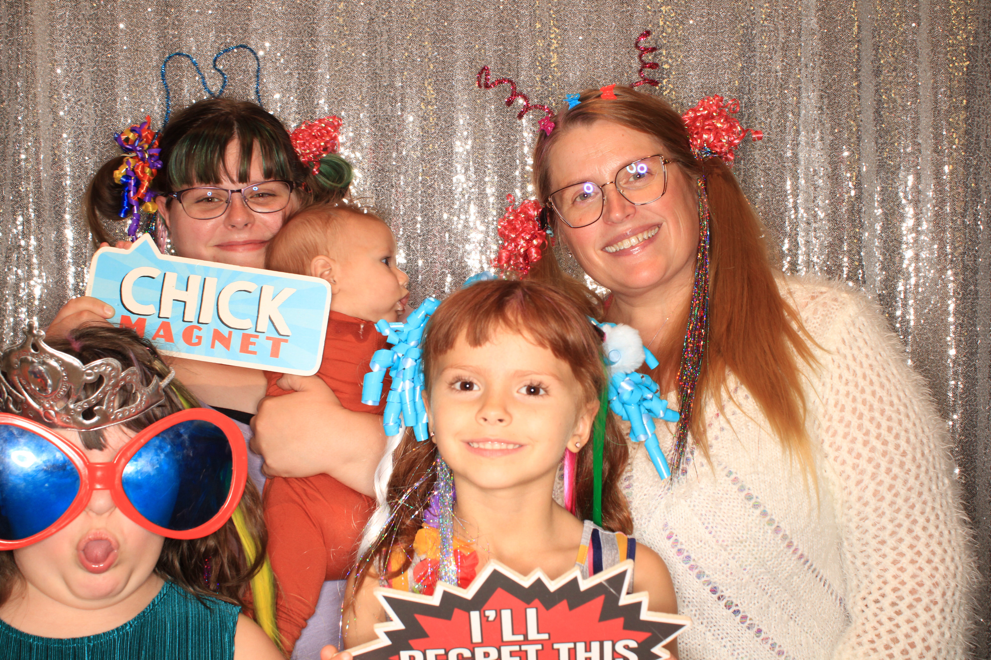 True Girl Tour | View more photos from the event at gallery.photoboothbillings.com/u/PhotoBoothBillings/True-Girl-Tour