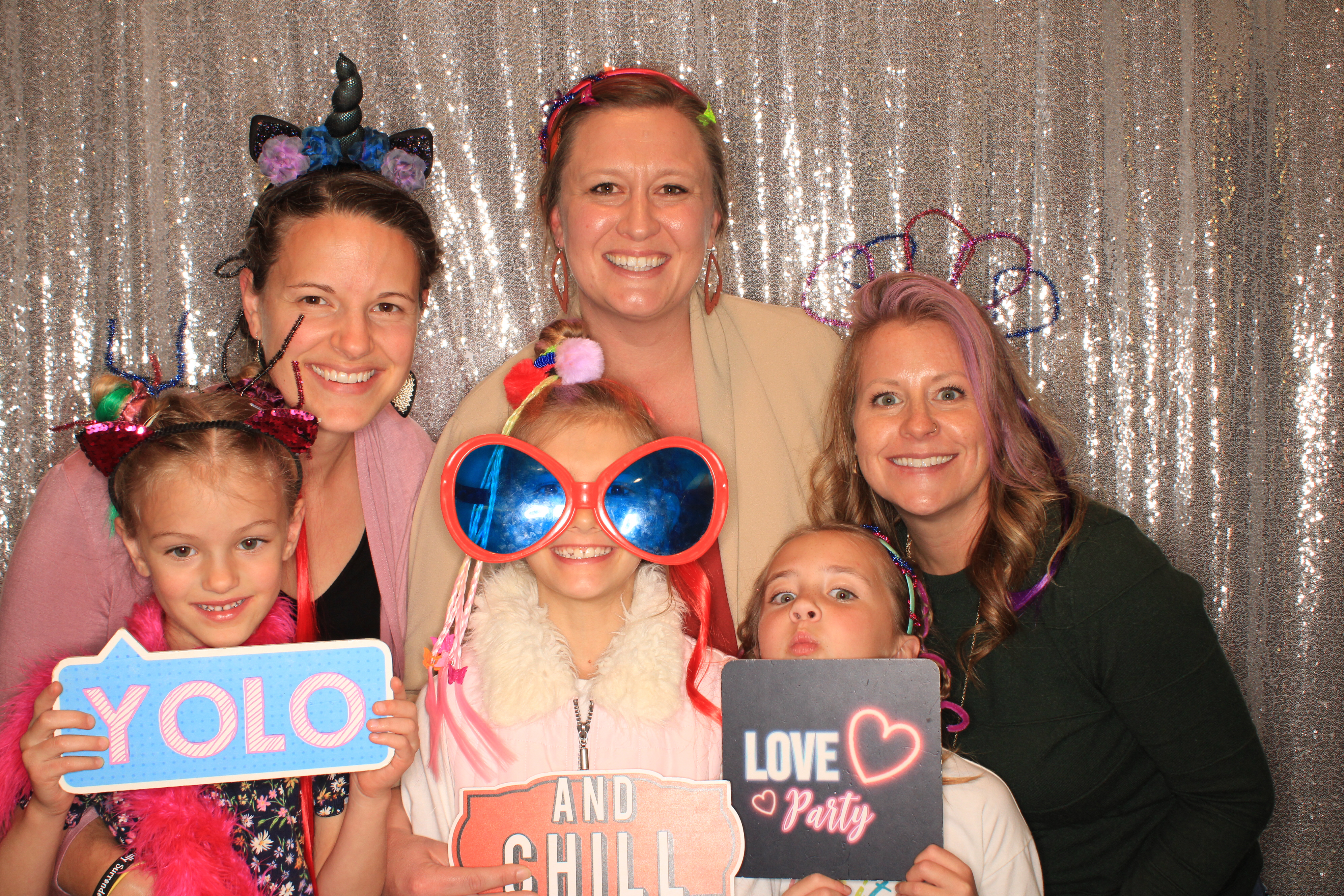 True Girl Tour | View more photos from the event at gallery.photoboothbillings.com/u/PhotoBoothBillings/True-Girl-Tour