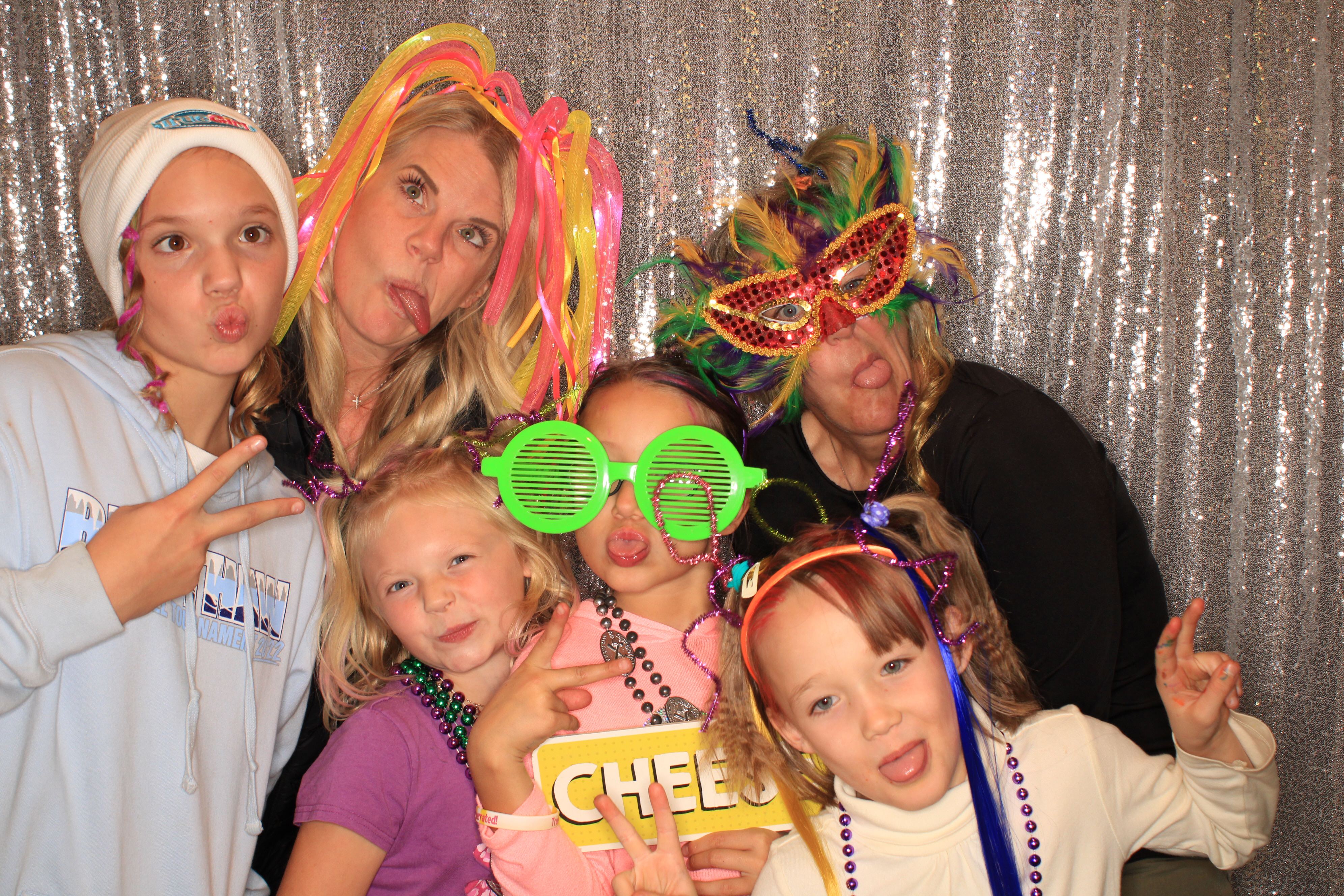 True Girl Tour | View more photos from the event at gallery.photoboothbillings.com/u/PhotoBoothBillings/True-Girl-Tour