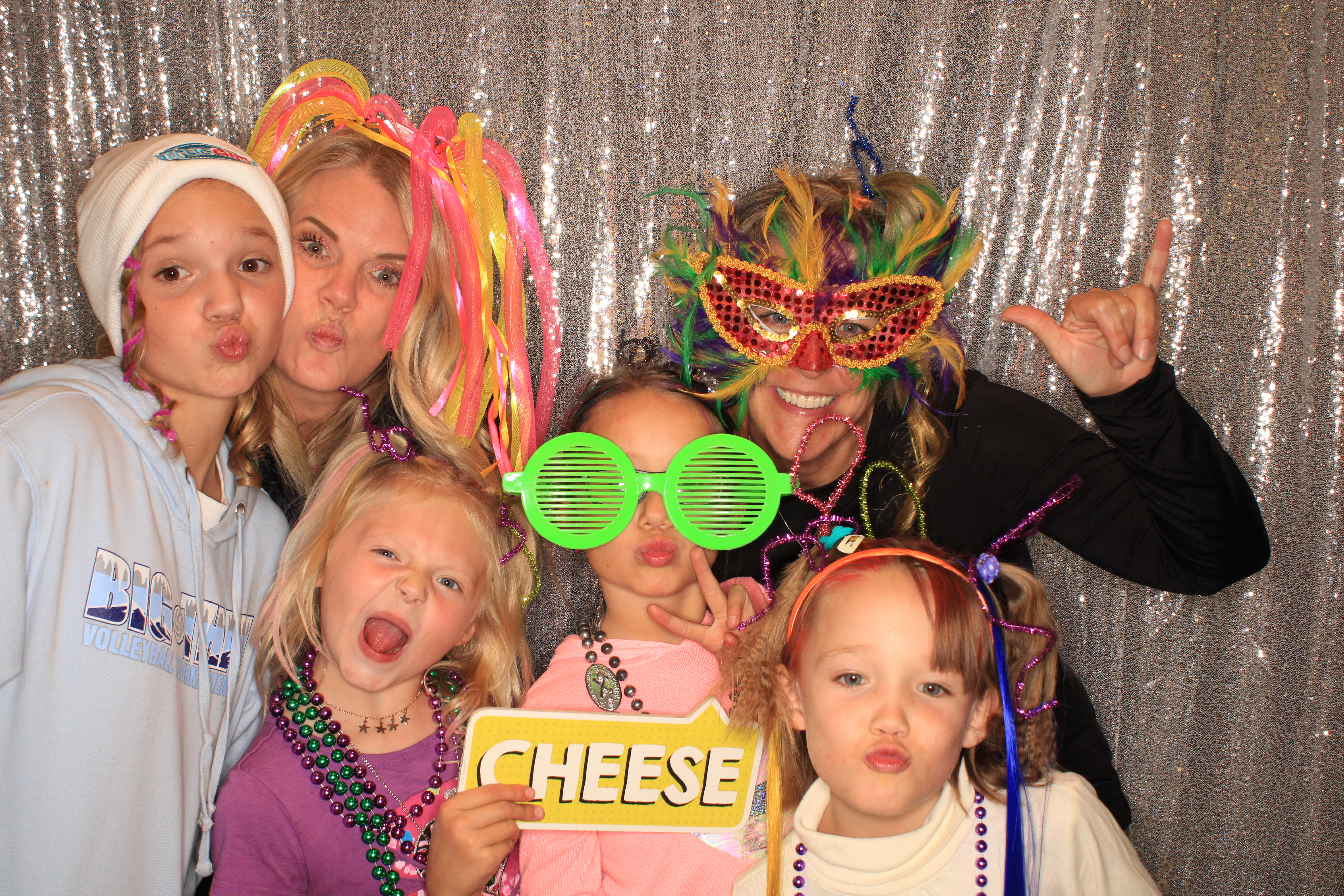 True Girl Tour | View more photos from the event at gallery.photoboothbillings.com/u/PhotoBoothBillings/True-Girl-Tour