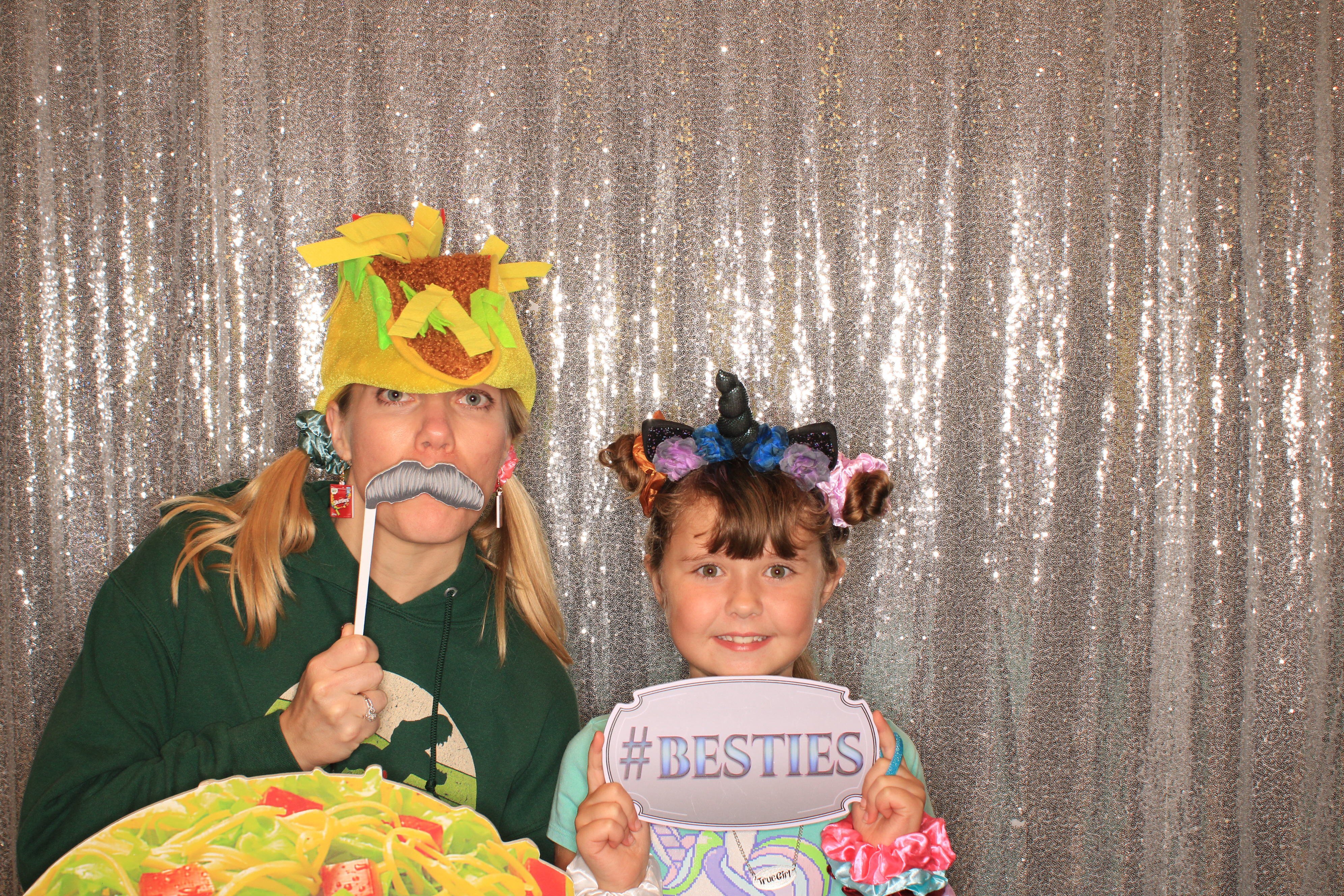 True Girl Tour | View more photos from the event at gallery.photoboothbillings.com/u/PhotoBoothBillings/True-Girl-Tour