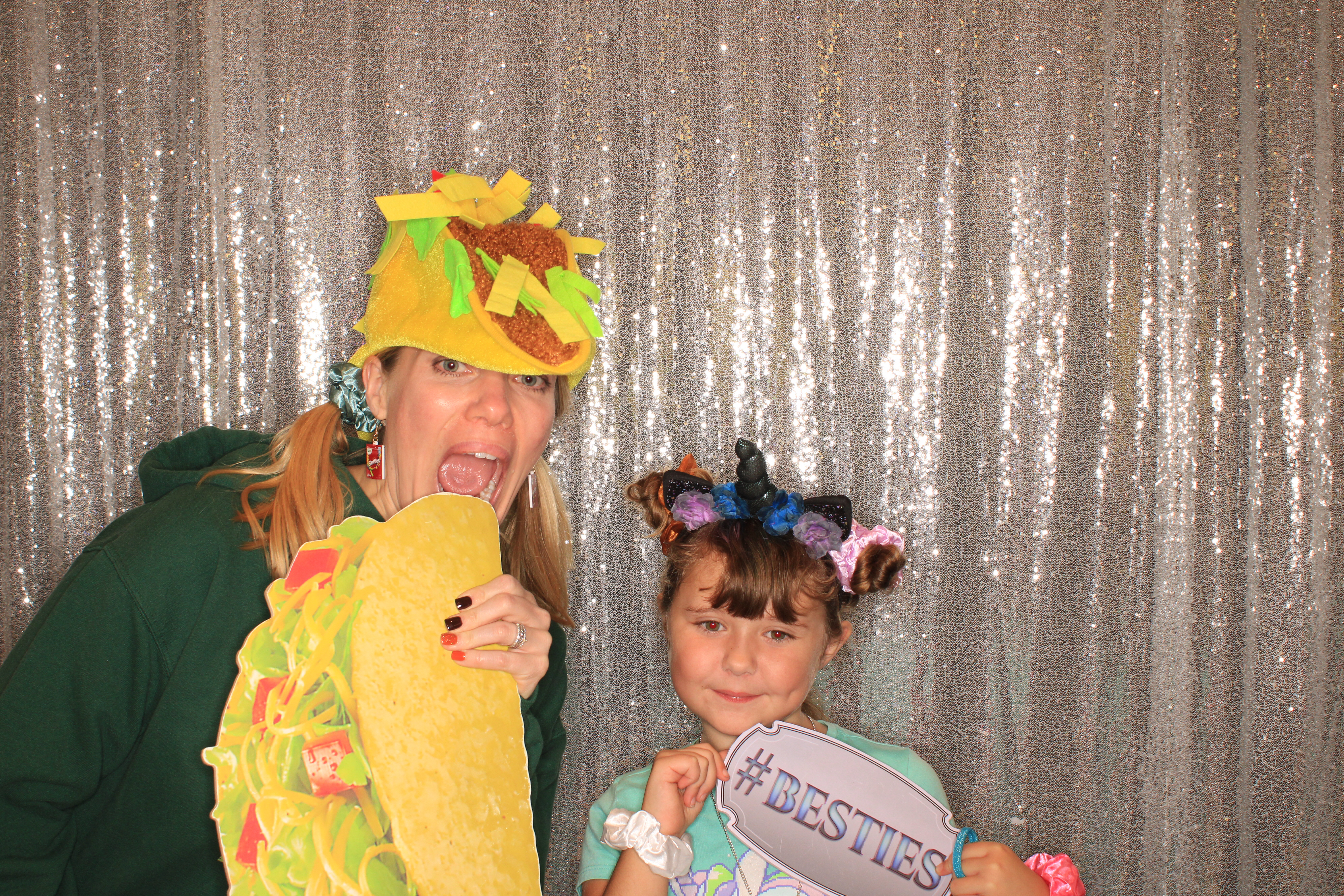 True Girl Tour | View more photos from the event at gallery.photoboothbillings.com/u/PhotoBoothBillings/True-Girl-Tour