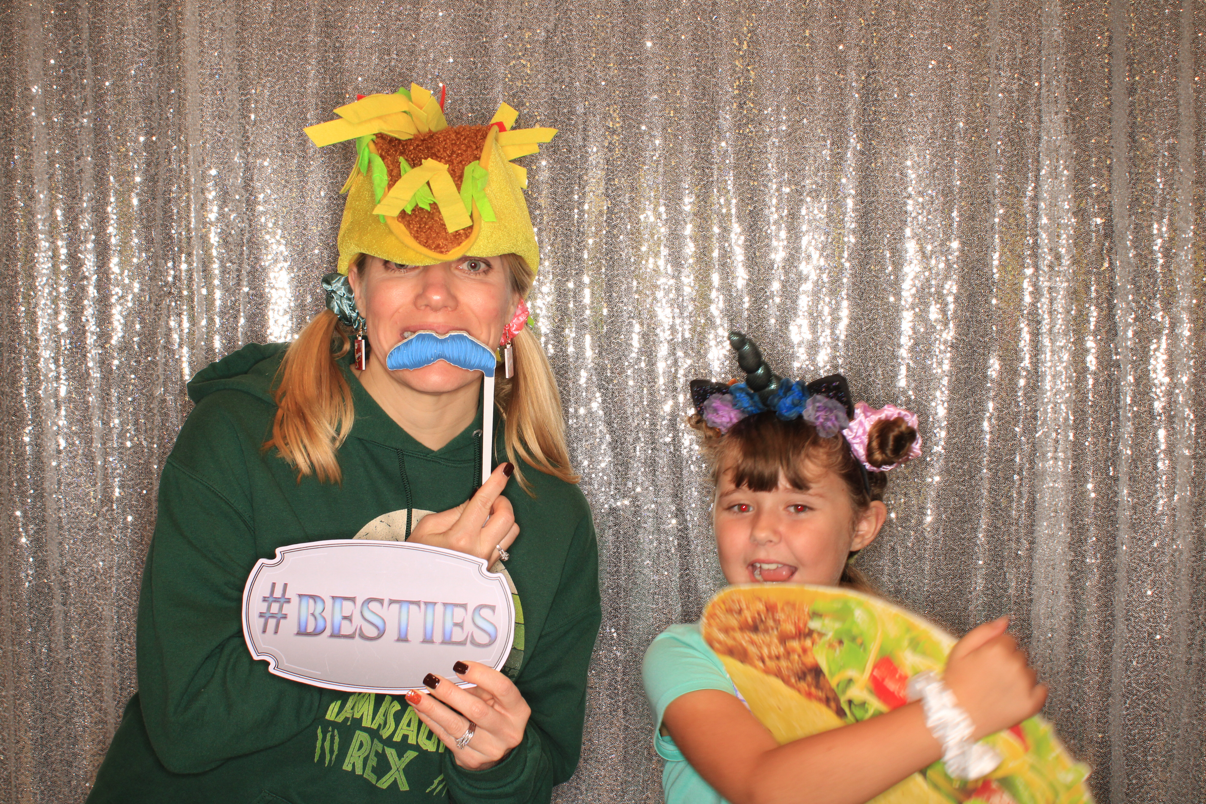 True Girl Tour | View more photos from the event at gallery.photoboothbillings.com/u/PhotoBoothBillings/True-Girl-Tour