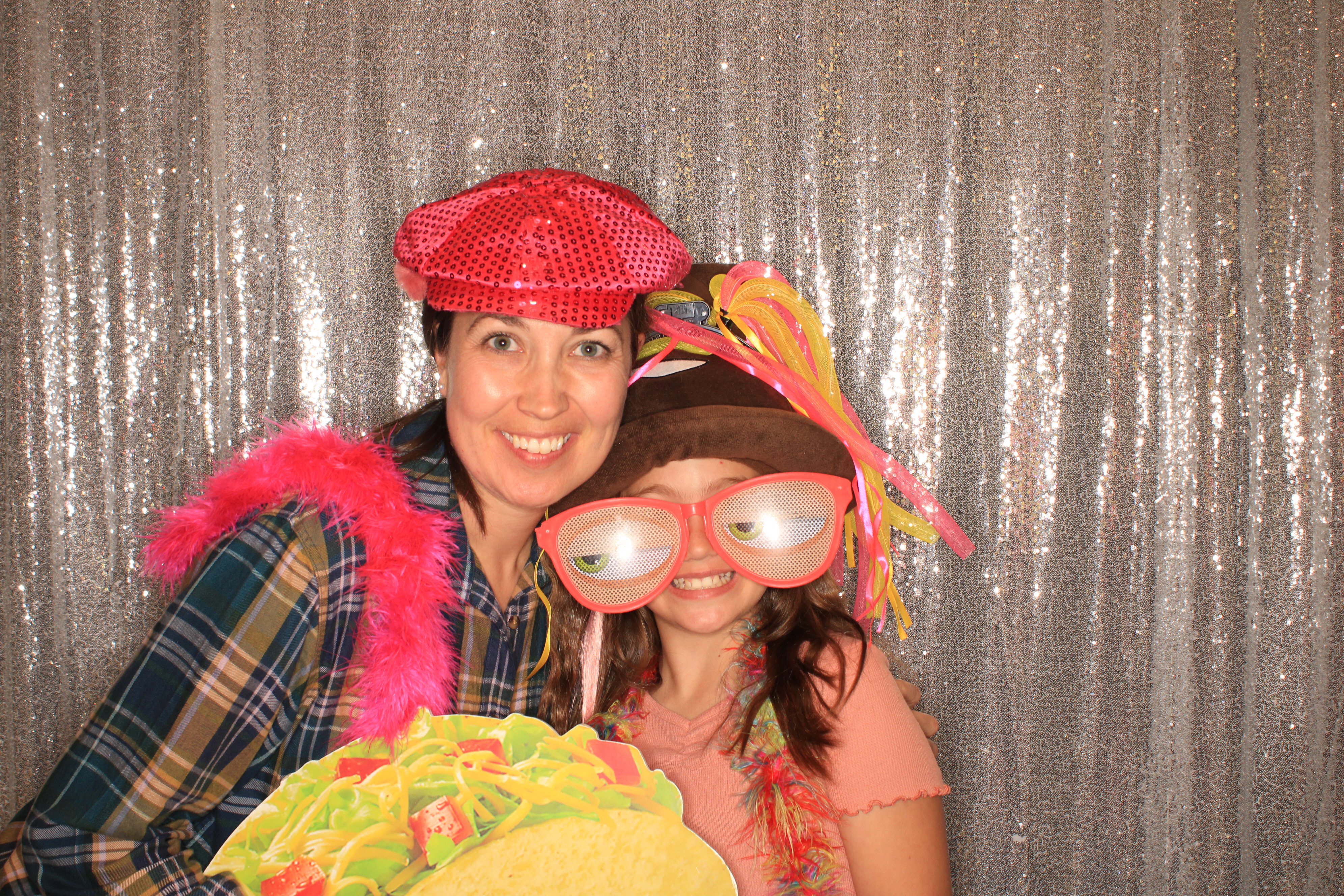 True Girl Tour | View more photos from the event at gallery.photoboothbillings.com/u/PhotoBoothBillings/True-Girl-Tour