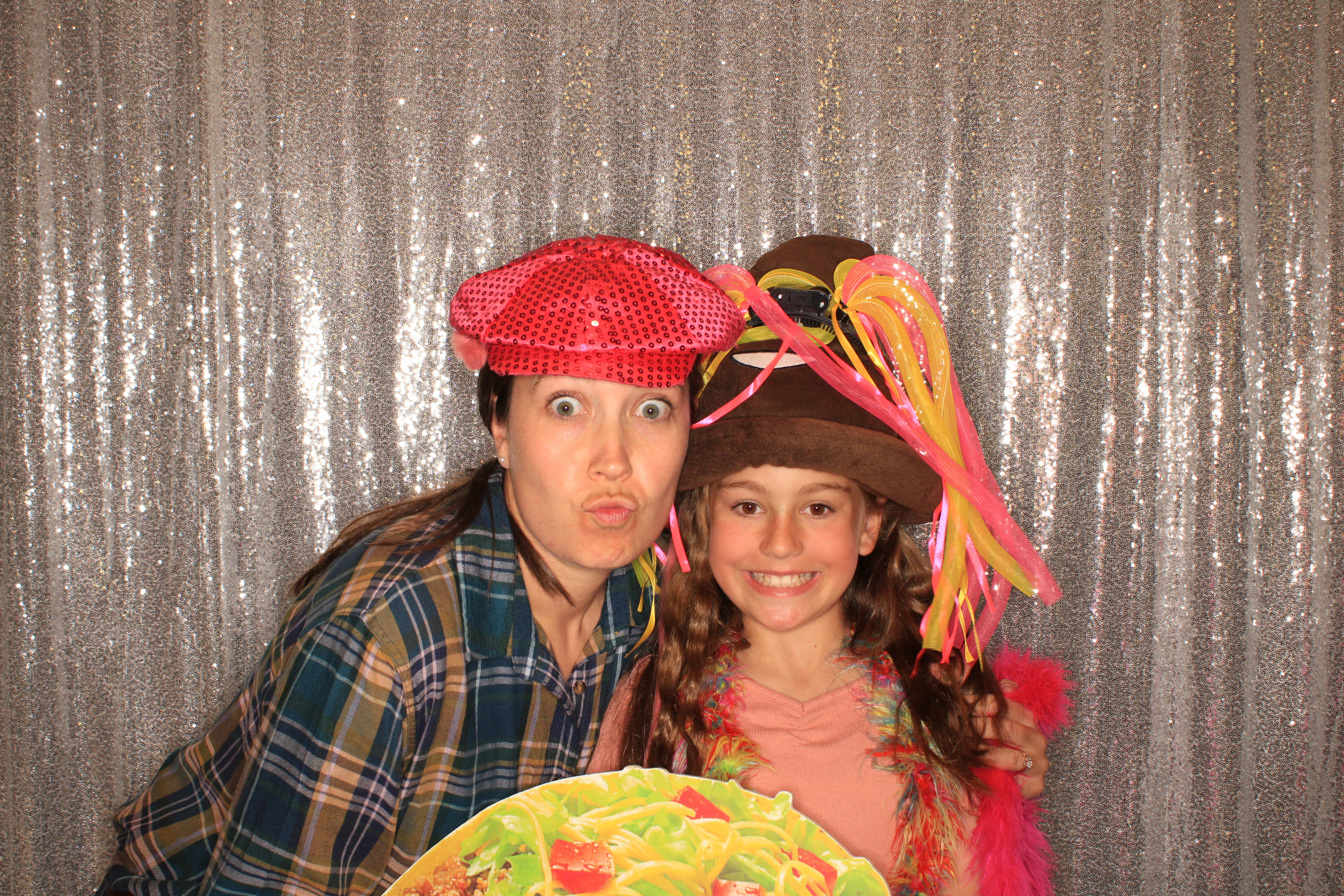 True Girl Tour | View more photos from the event at gallery.photoboothbillings.com/u/PhotoBoothBillings/True-Girl-Tour
