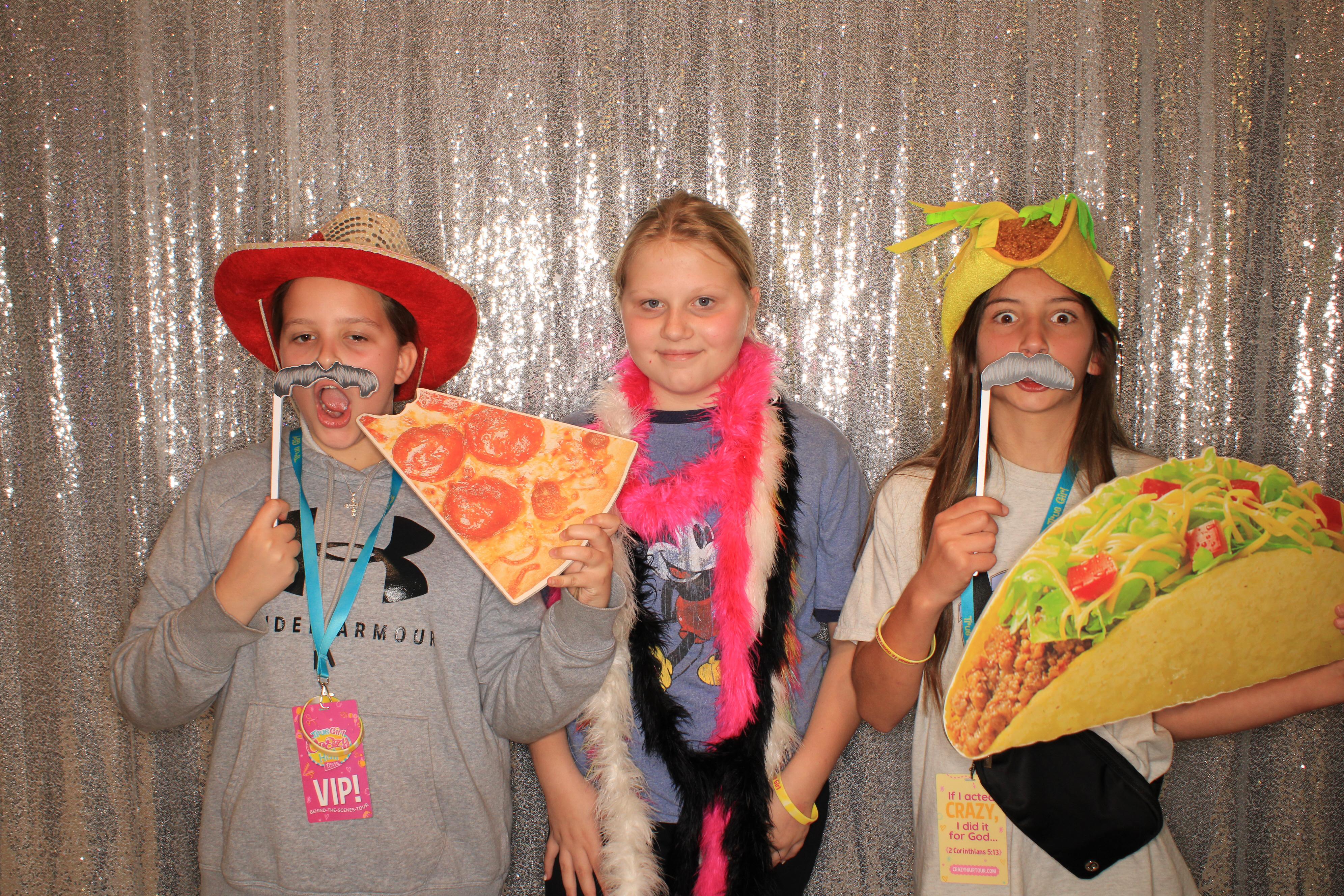 True Girl Tour | View more photos from the event at gallery.photoboothbillings.com/u/PhotoBoothBillings/True-Girl-Tour