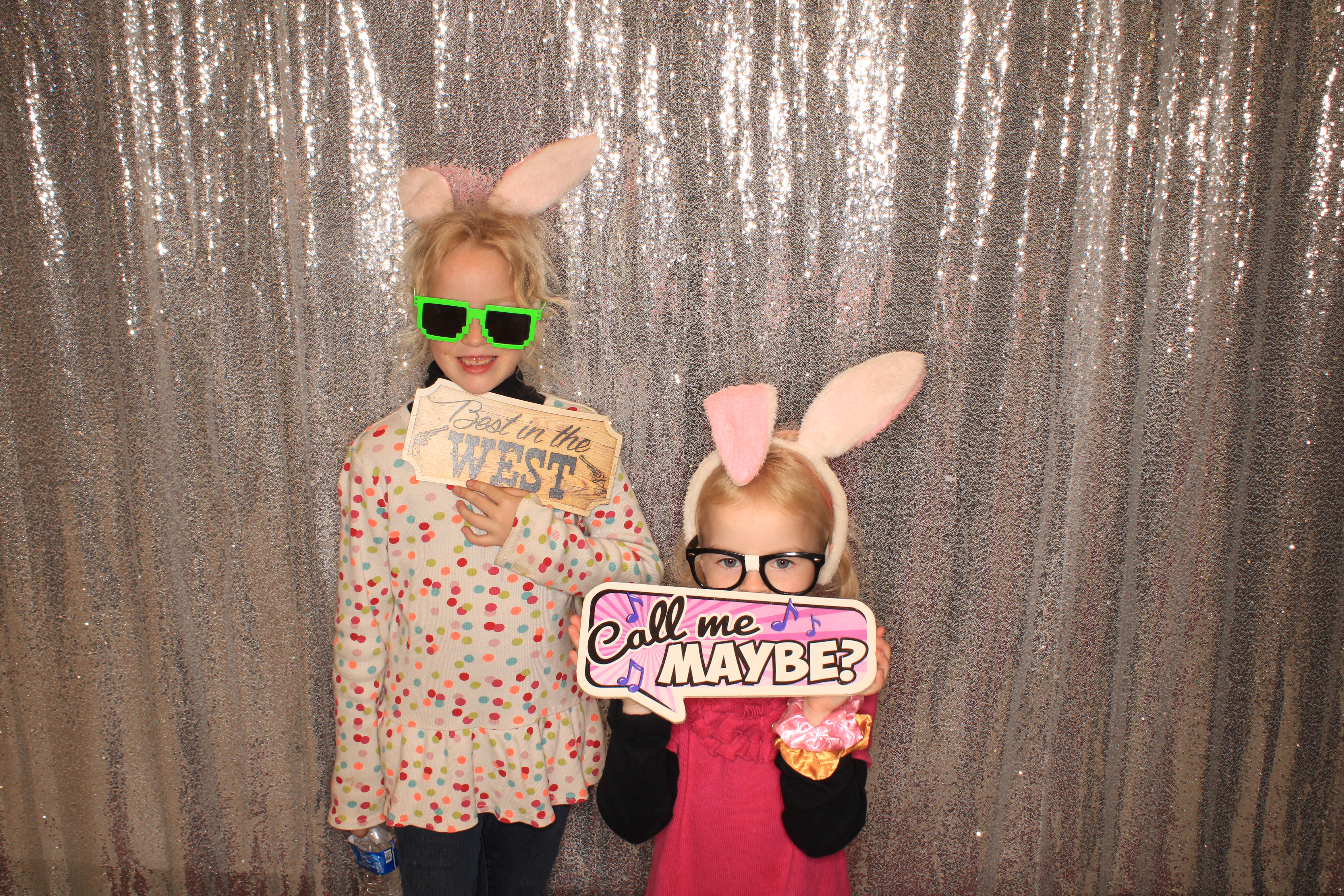 True Girl Tour | View more photos from the event at gallery.photoboothbillings.com/u/PhotoBoothBillings/True-Girl-Tour