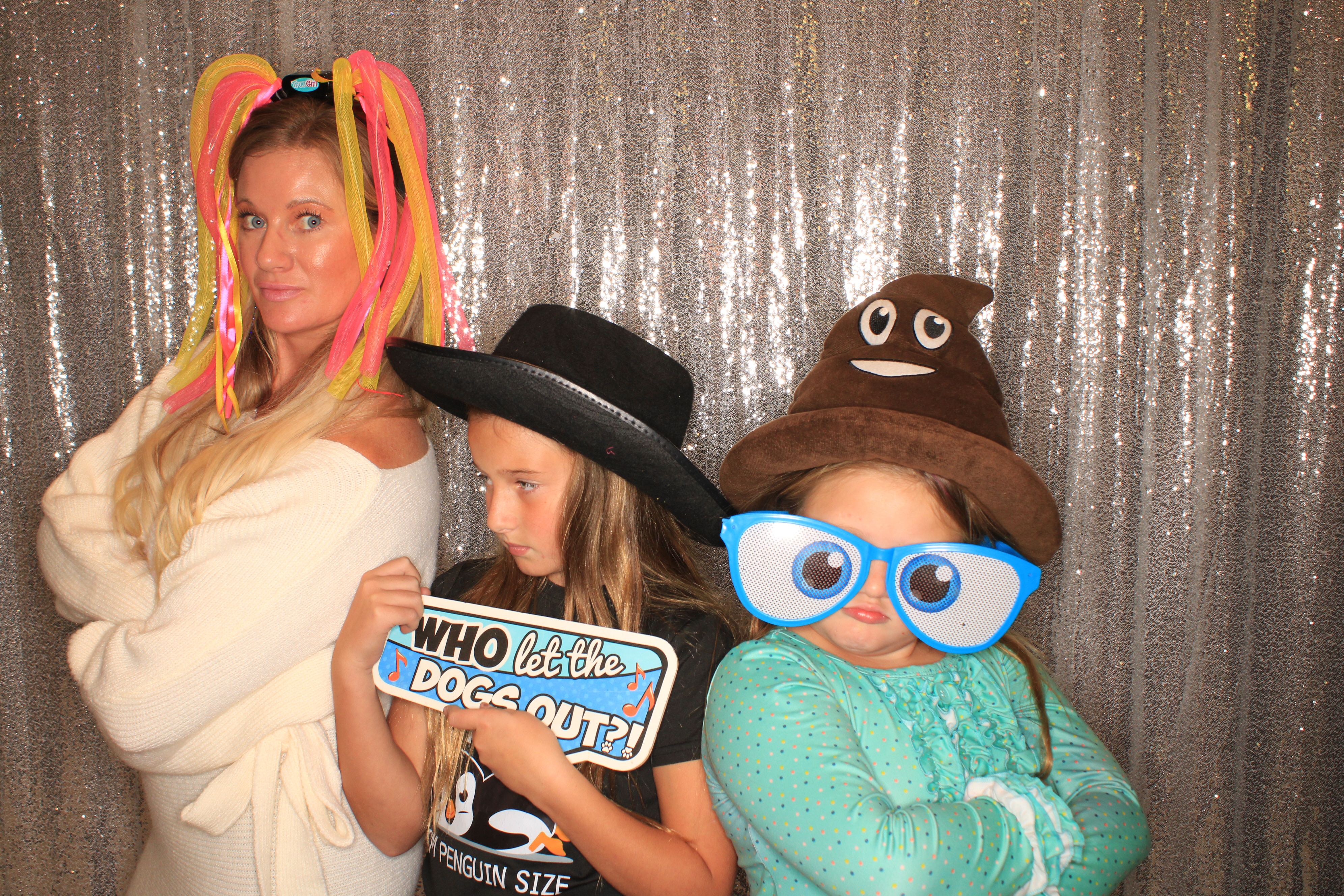 True Girl Tour | View more photos from the event at gallery.photoboothbillings.com/u/PhotoBoothBillings/True-Girl-Tour