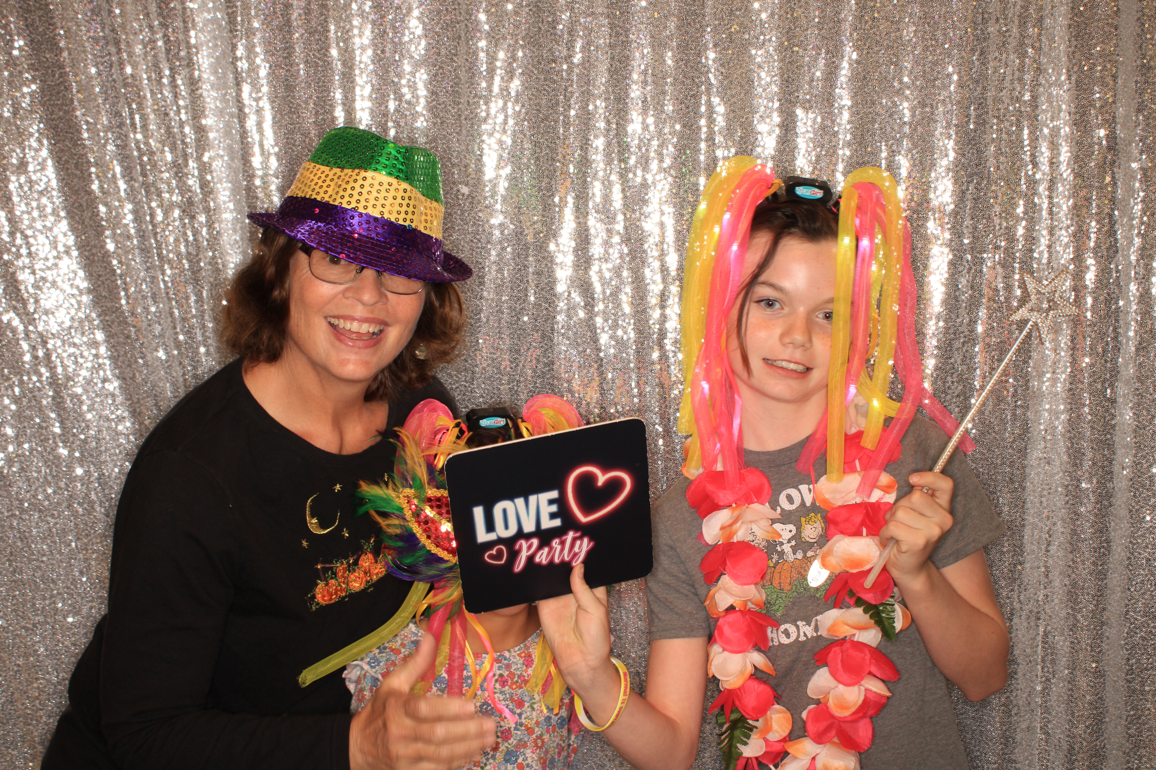 True Girl Tour | View more photos from the event at gallery.photoboothbillings.com/u/PhotoBoothBillings/True-Girl-Tour
