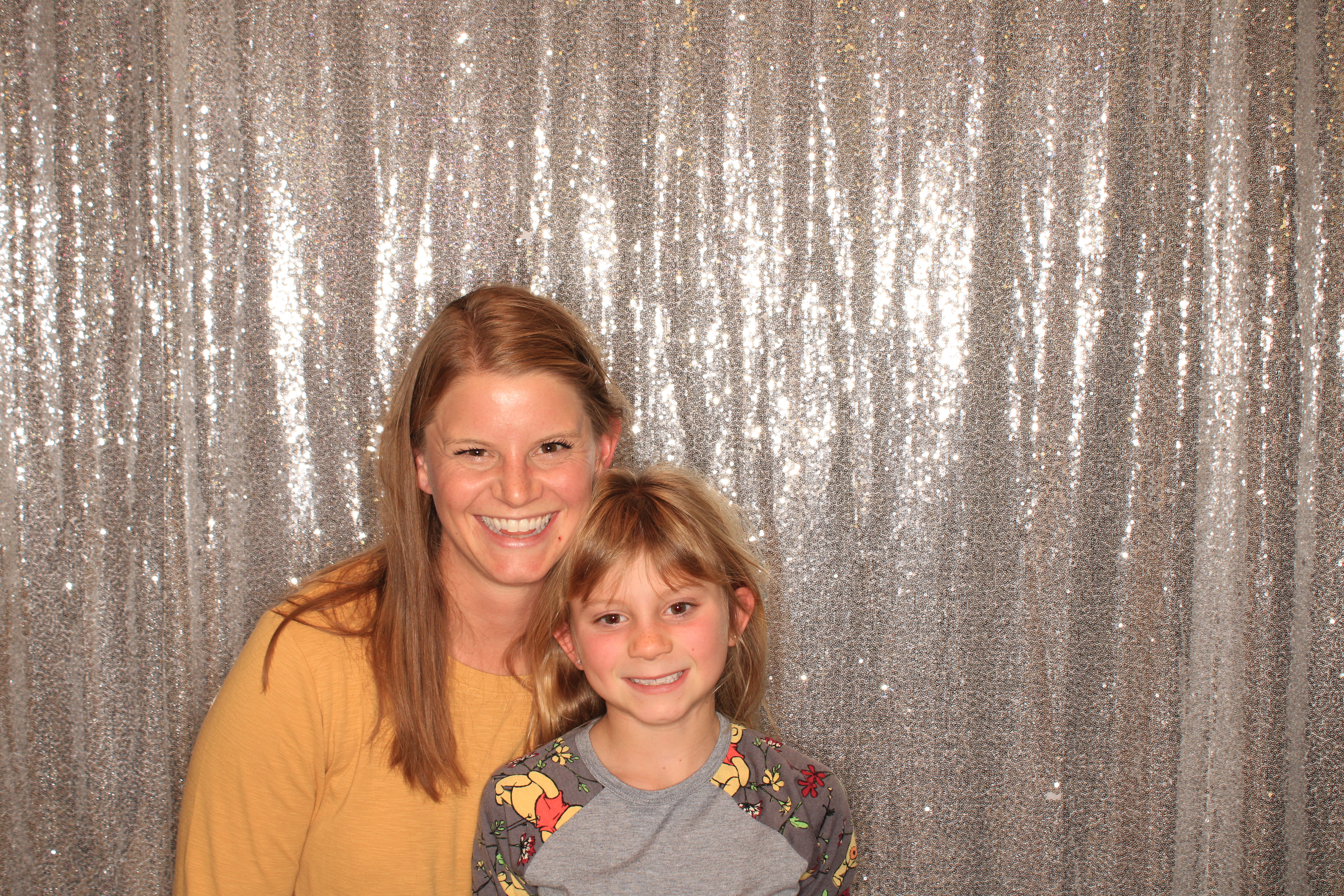 True Girl Tour | View more photos from the event at gallery.photoboothbillings.com/u/PhotoBoothBillings/True-Girl-Tour