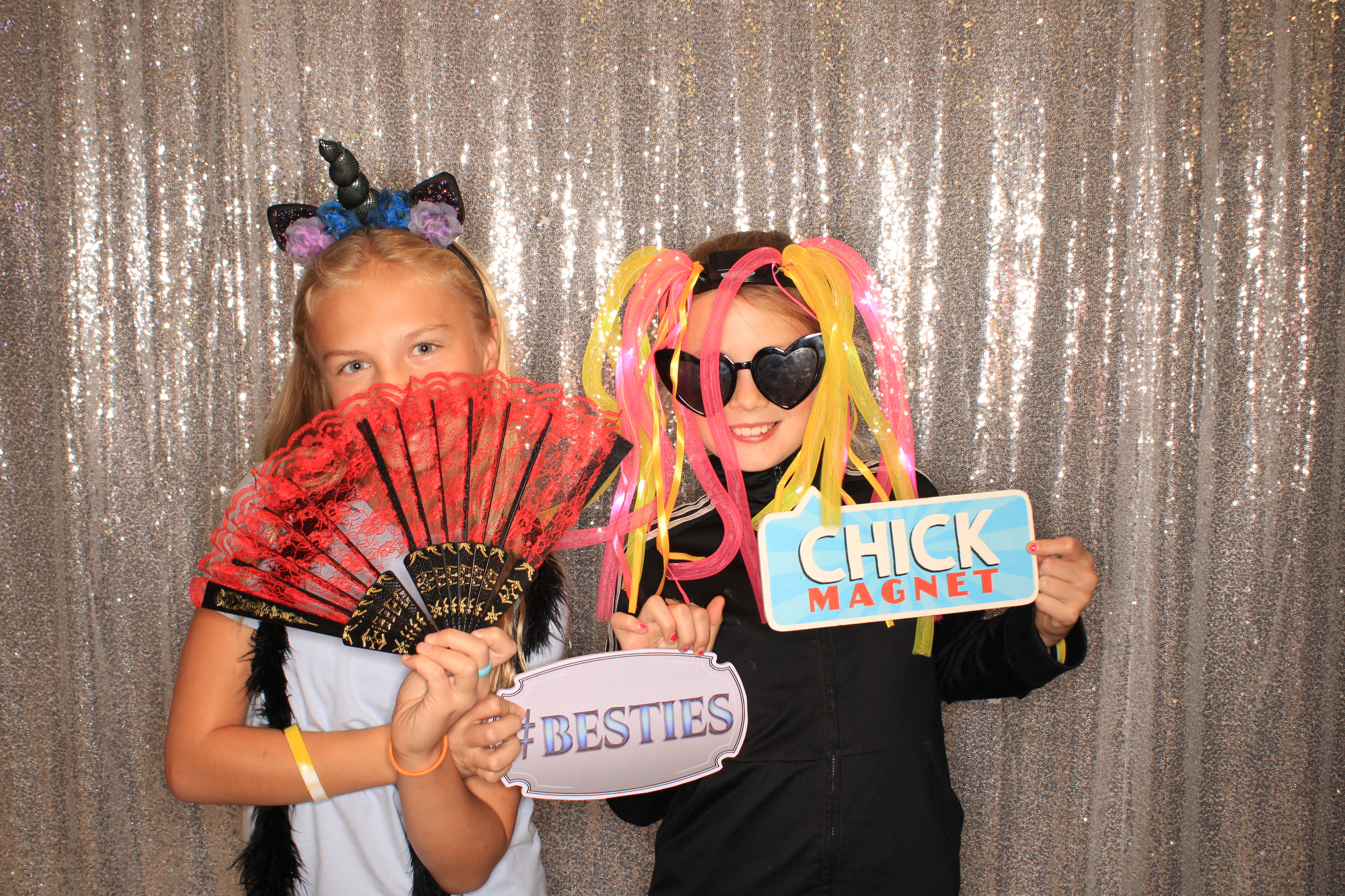 True Girl Tour | View more photos from the event at gallery.photoboothbillings.com/u/PhotoBoothBillings/True-Girl-Tour