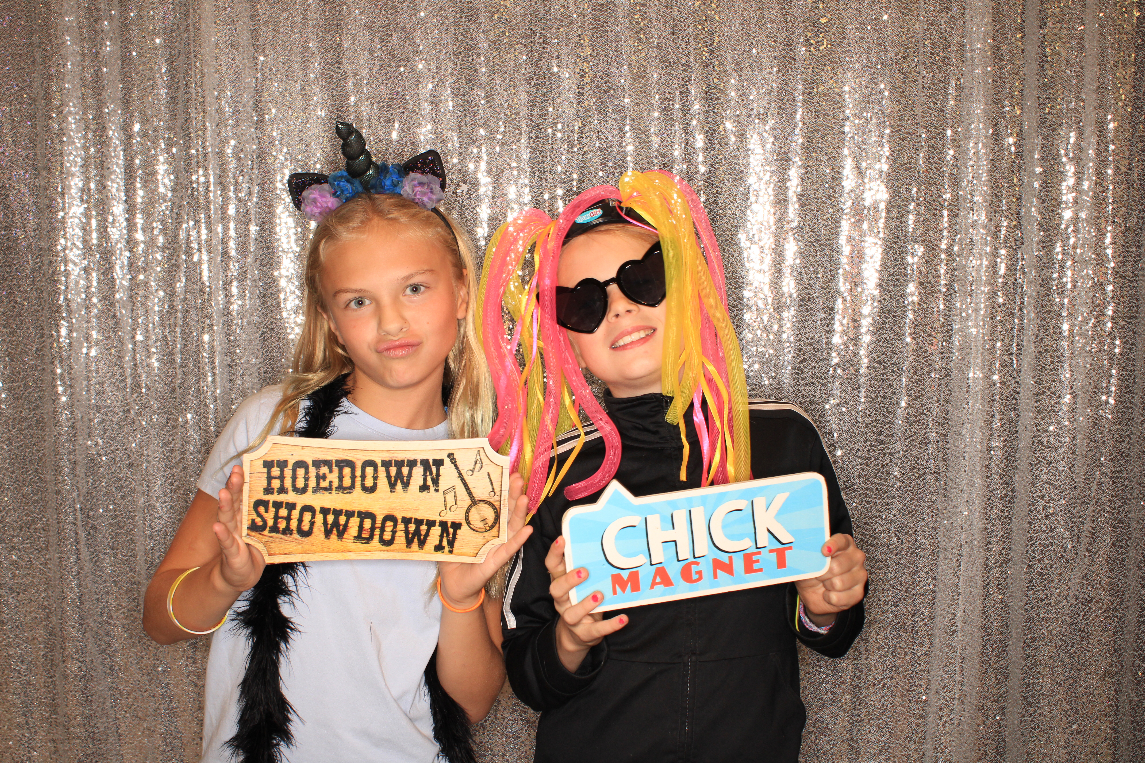 True Girl Tour | View more photos from the event at gallery.photoboothbillings.com/u/PhotoBoothBillings/True-Girl-Tour