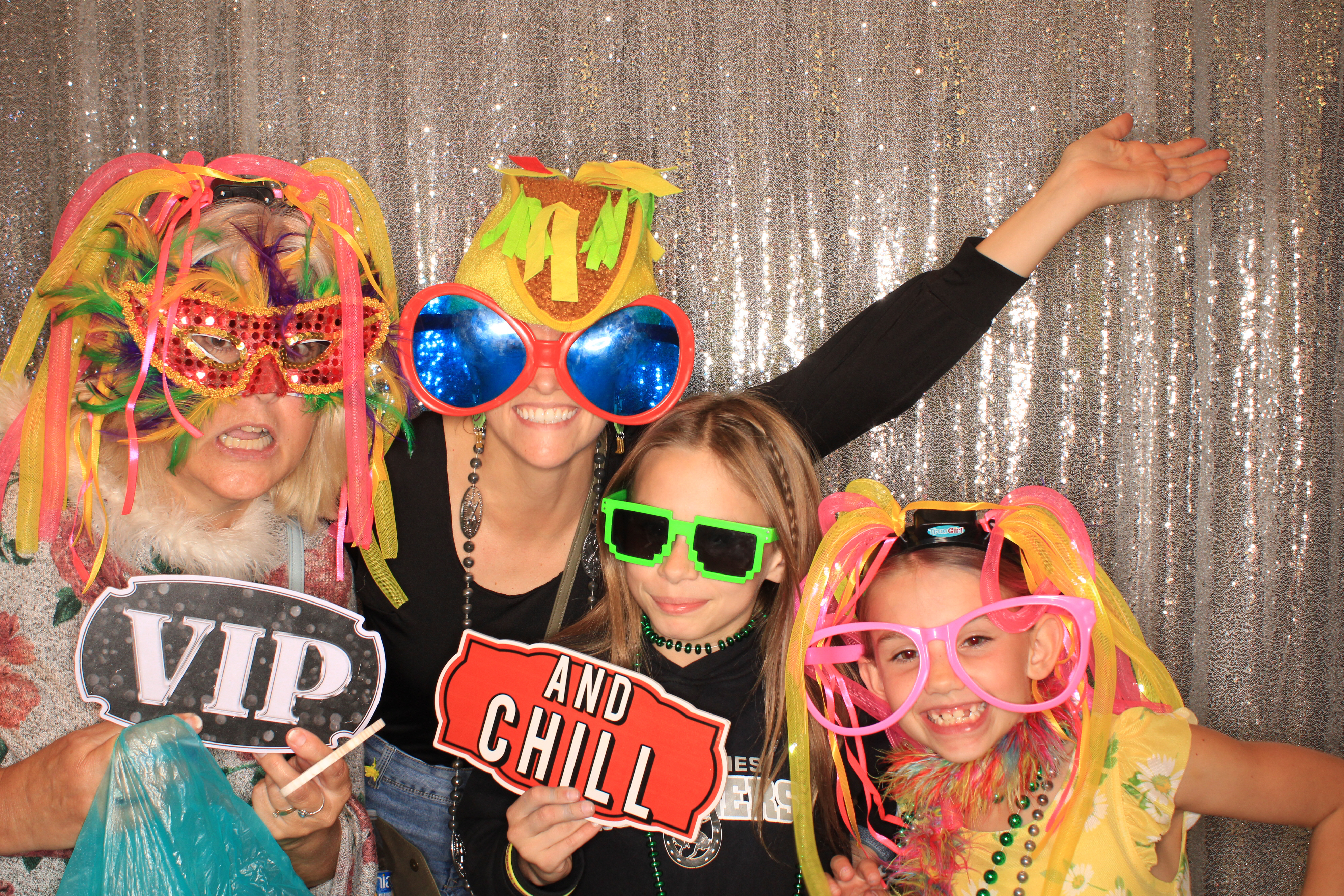 True Girl Tour | View more photos from the event at gallery.photoboothbillings.com/u/PhotoBoothBillings/True-Girl-Tour