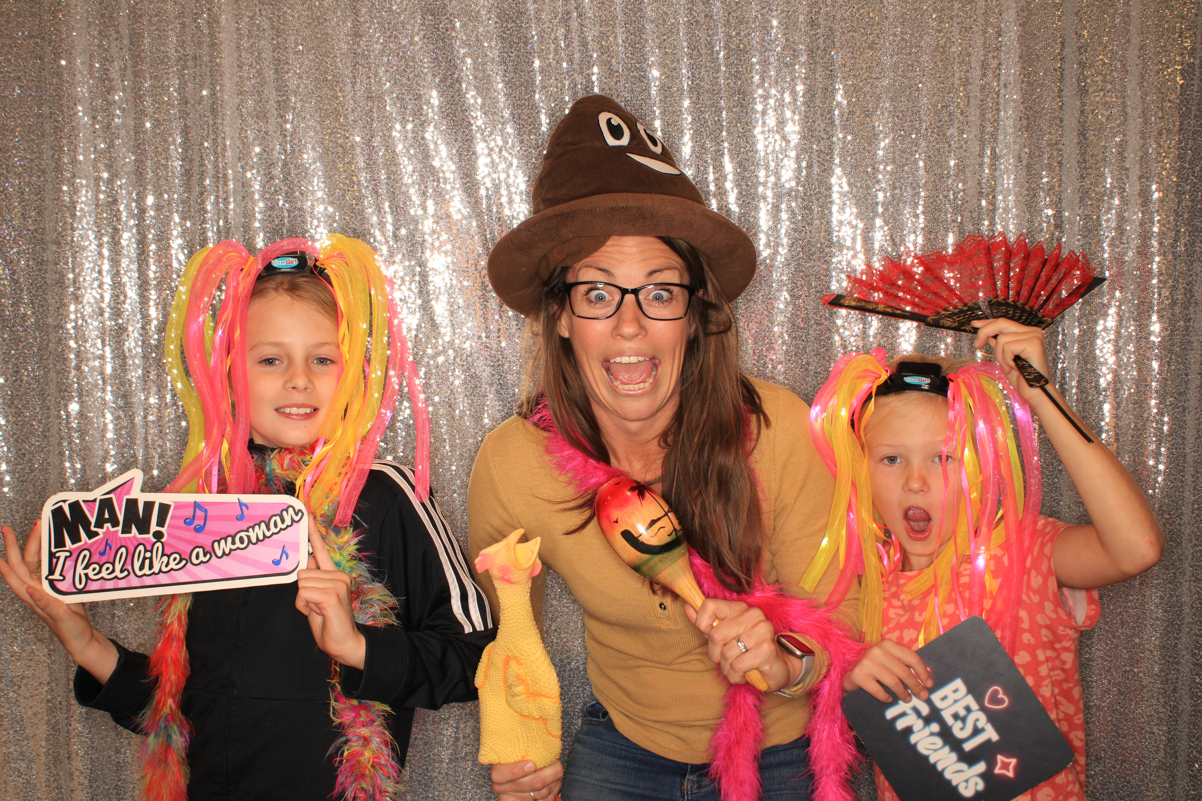 True Girl Tour | View more photos from the event at gallery.photoboothbillings.com/u/PhotoBoothBillings/True-Girl-Tour
