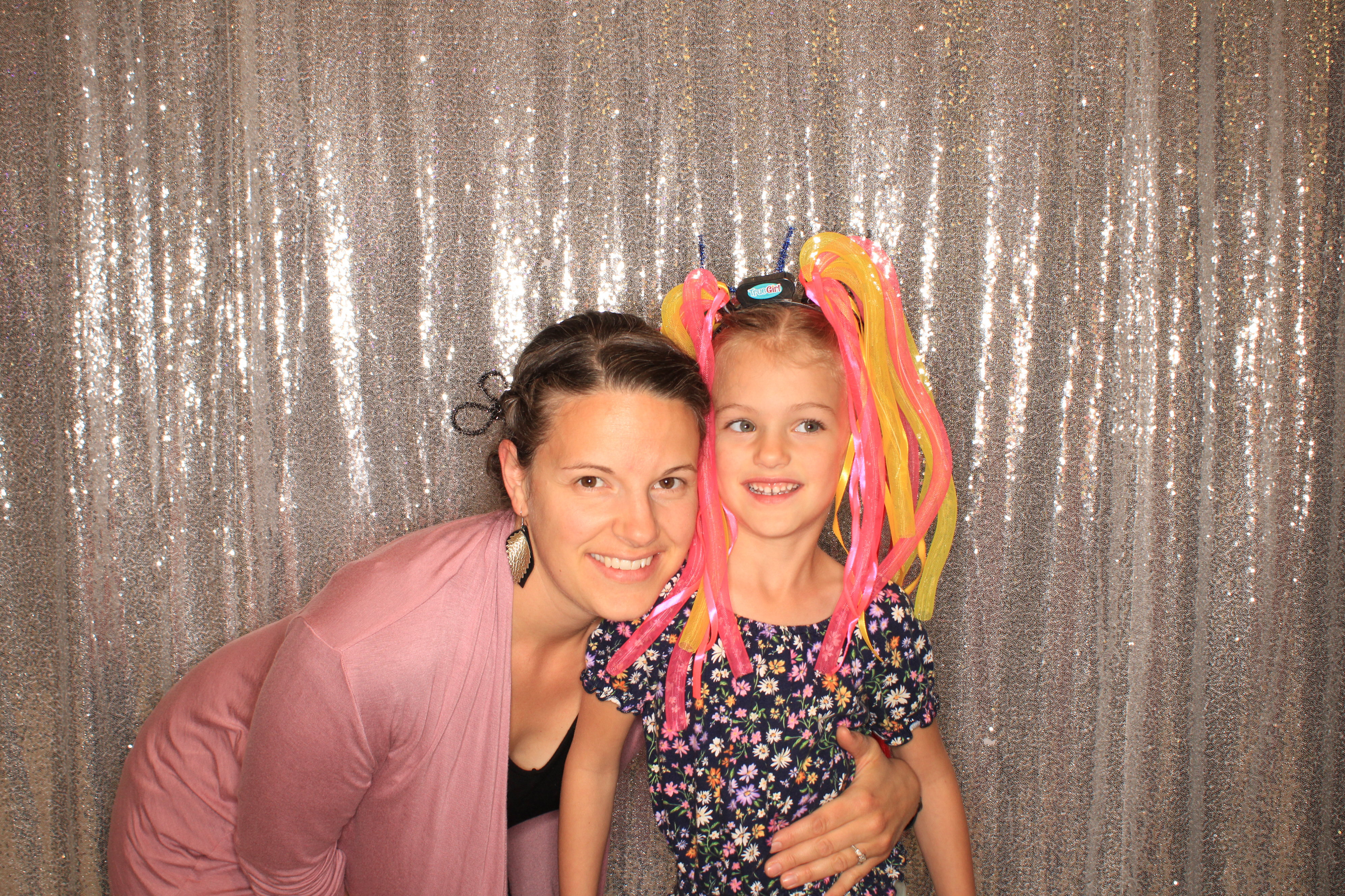 True Girl Tour | View more photos from the event at gallery.photoboothbillings.com/u/PhotoBoothBillings/True-Girl-Tour