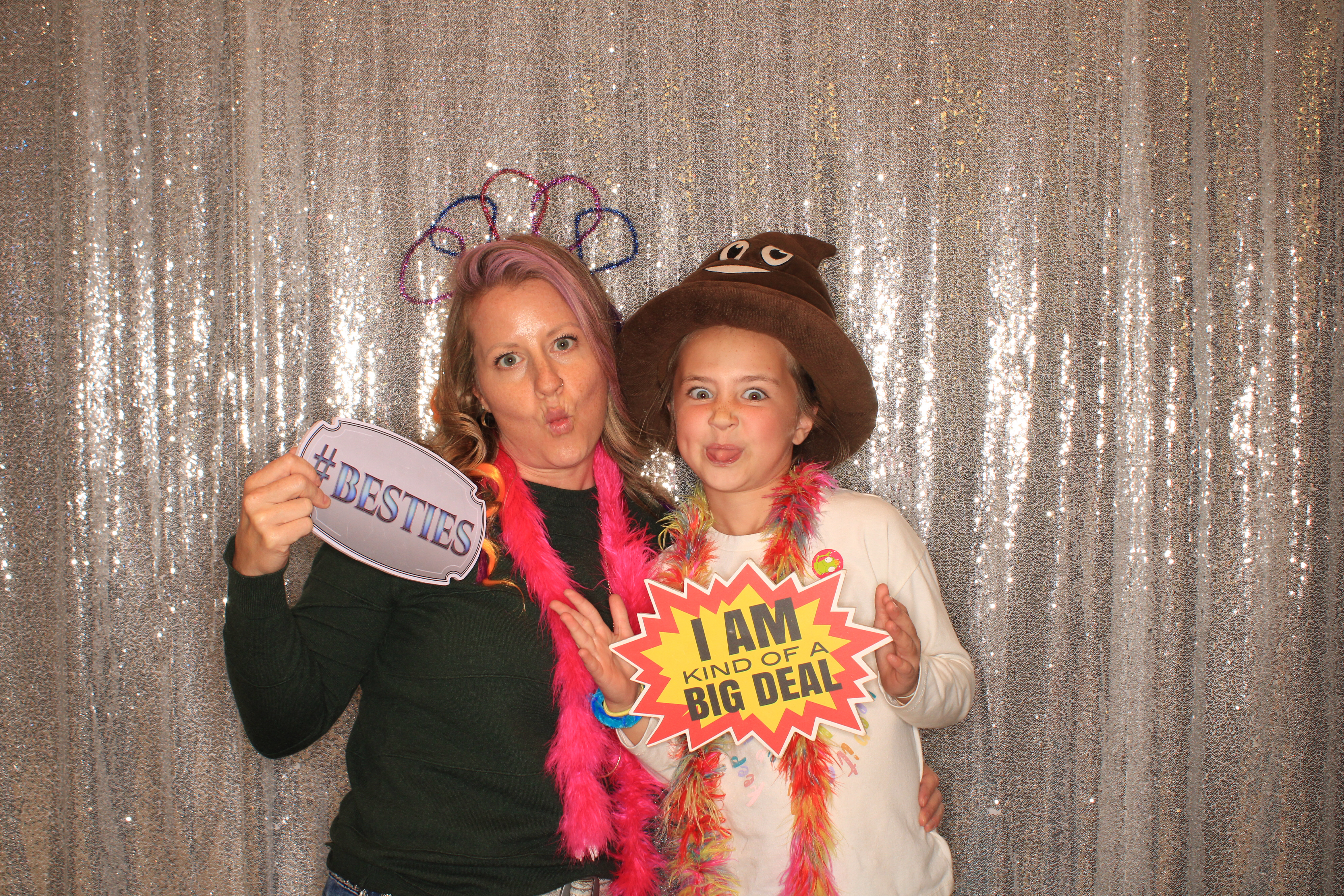 True Girl Tour | View more photos from the event at gallery.photoboothbillings.com/u/PhotoBoothBillings/True-Girl-Tour