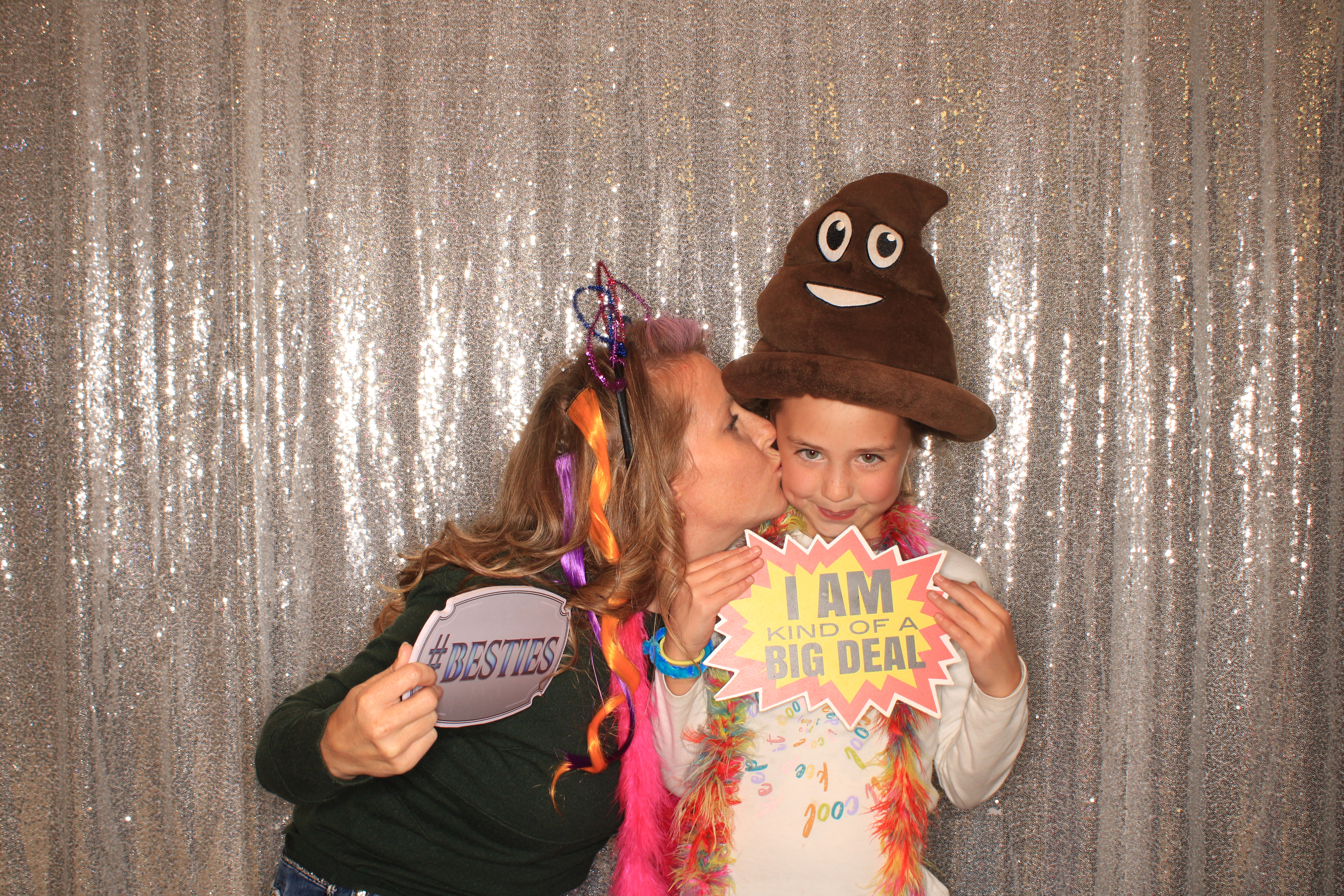 True Girl Tour | View more photos from the event at gallery.photoboothbillings.com/u/PhotoBoothBillings/True-Girl-Tour