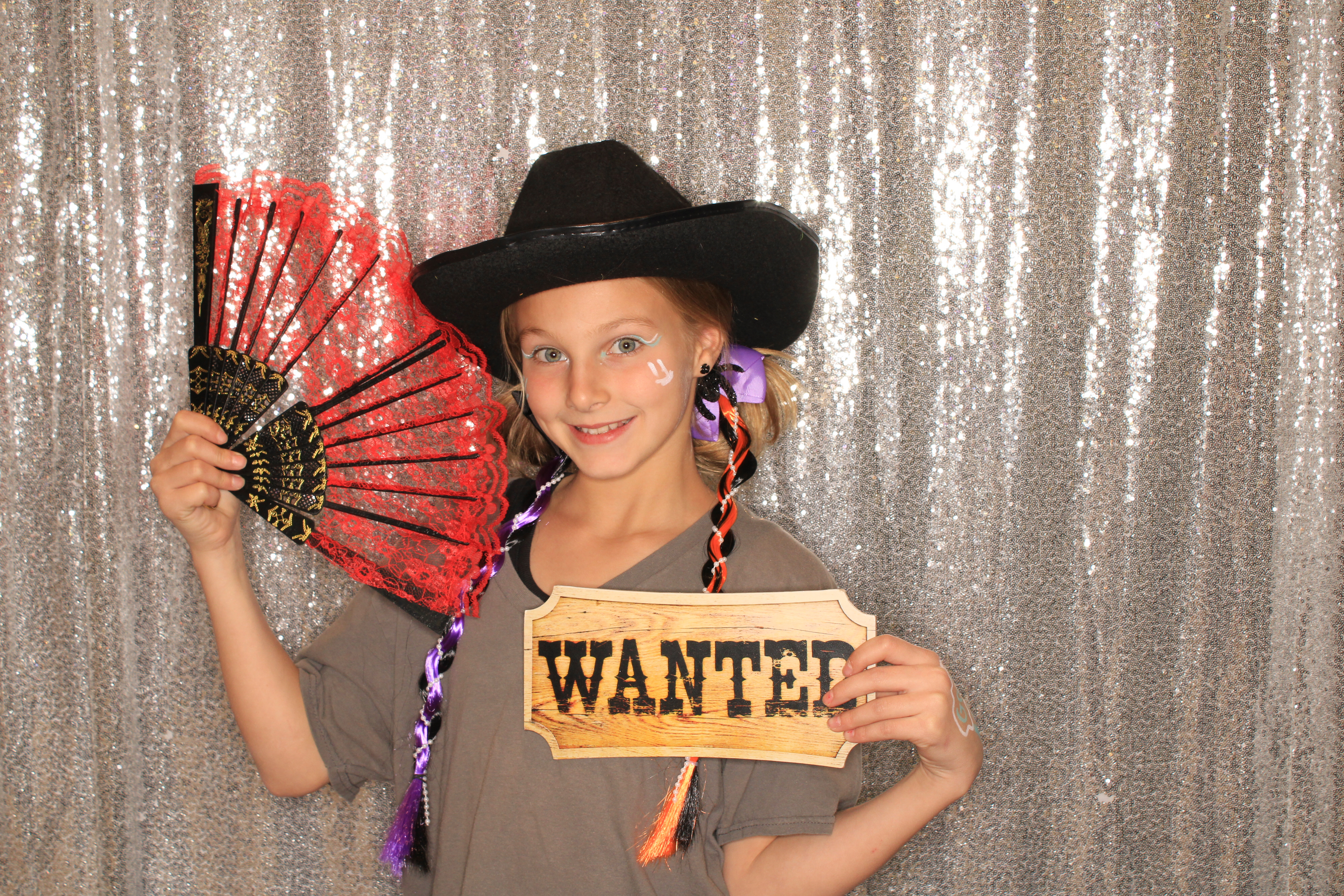 True Girl Tour | View more photos from the event at gallery.photoboothbillings.com/u/PhotoBoothBillings/True-Girl-Tour