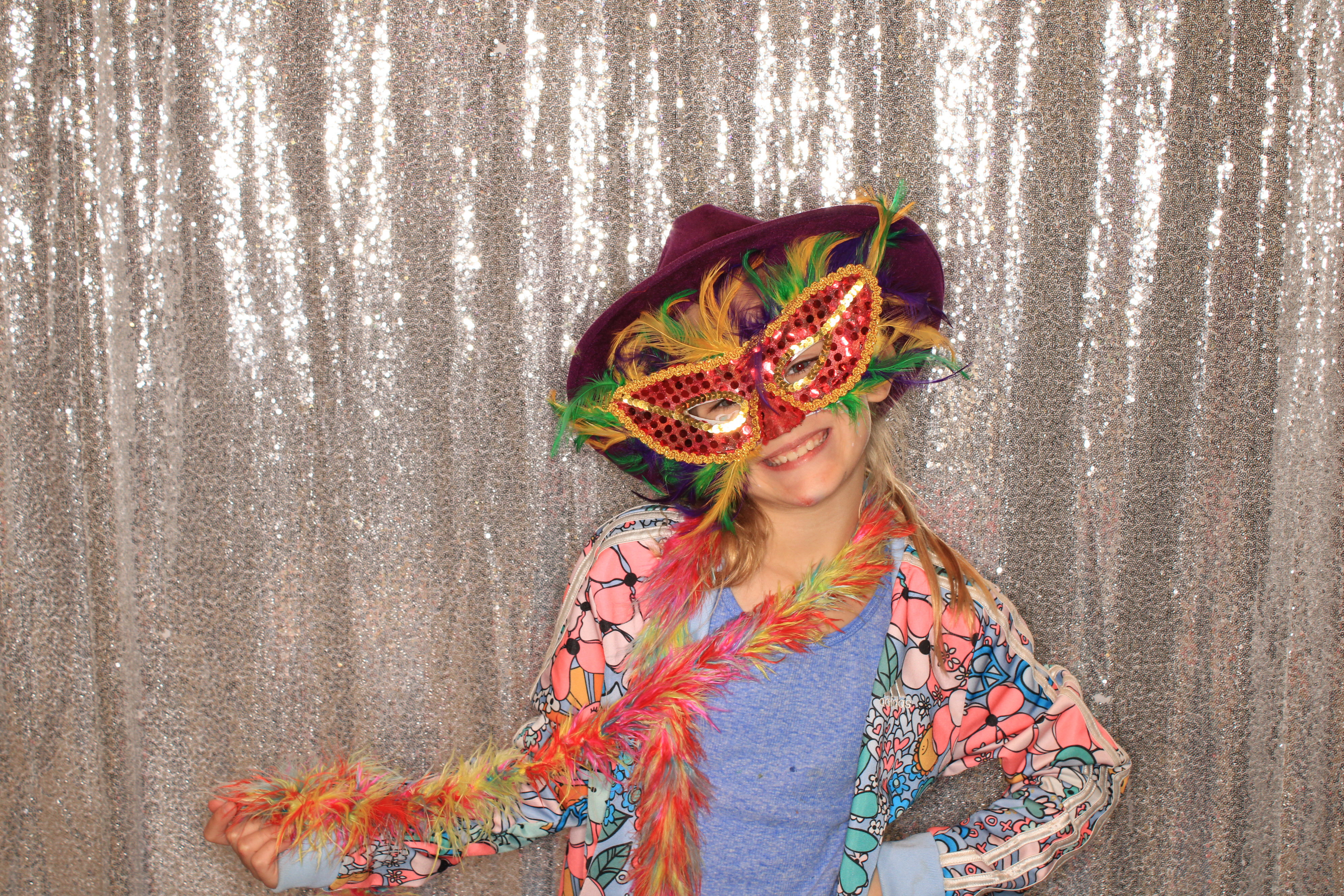 True Girl Tour | View more photos from the event at gallery.photoboothbillings.com/u/PhotoBoothBillings/True-Girl-Tour