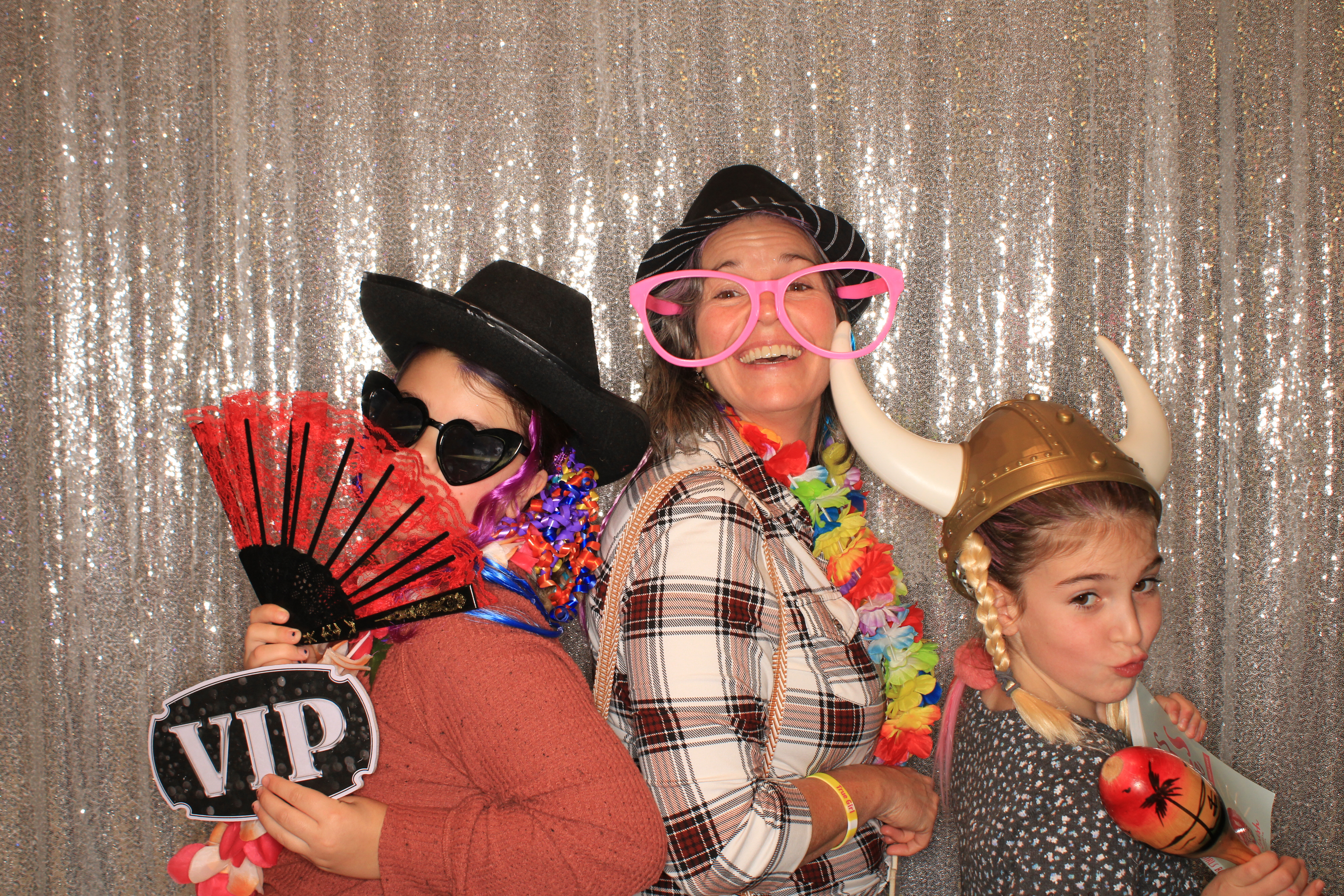 True Girl Tour | View more photos from the event at gallery.photoboothbillings.com/u/PhotoBoothBillings/True-Girl-Tour