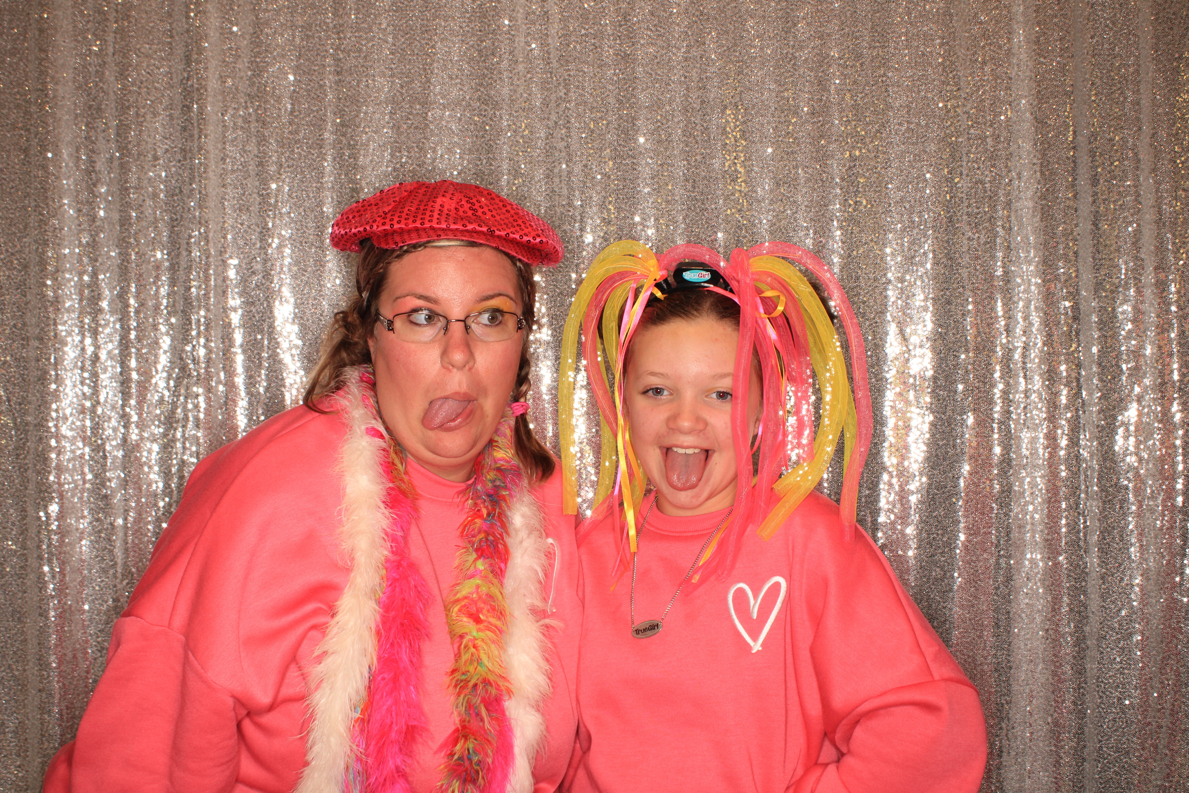 True Girl Tour | View more photos from the event at gallery.photoboothbillings.com/u/PhotoBoothBillings/True-Girl-Tour