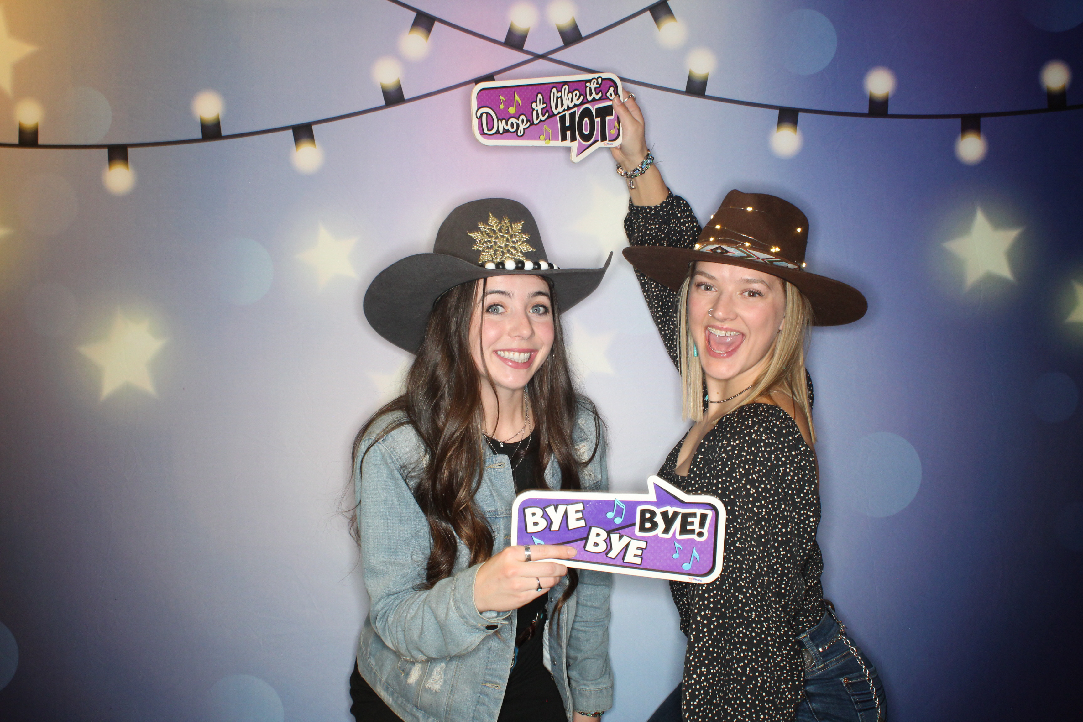 ACHM Holiday Party | View more photos from the event at gallery.photoboothbillings.com/u/PhotoBoothBillings/ACHM-Holiday-Party