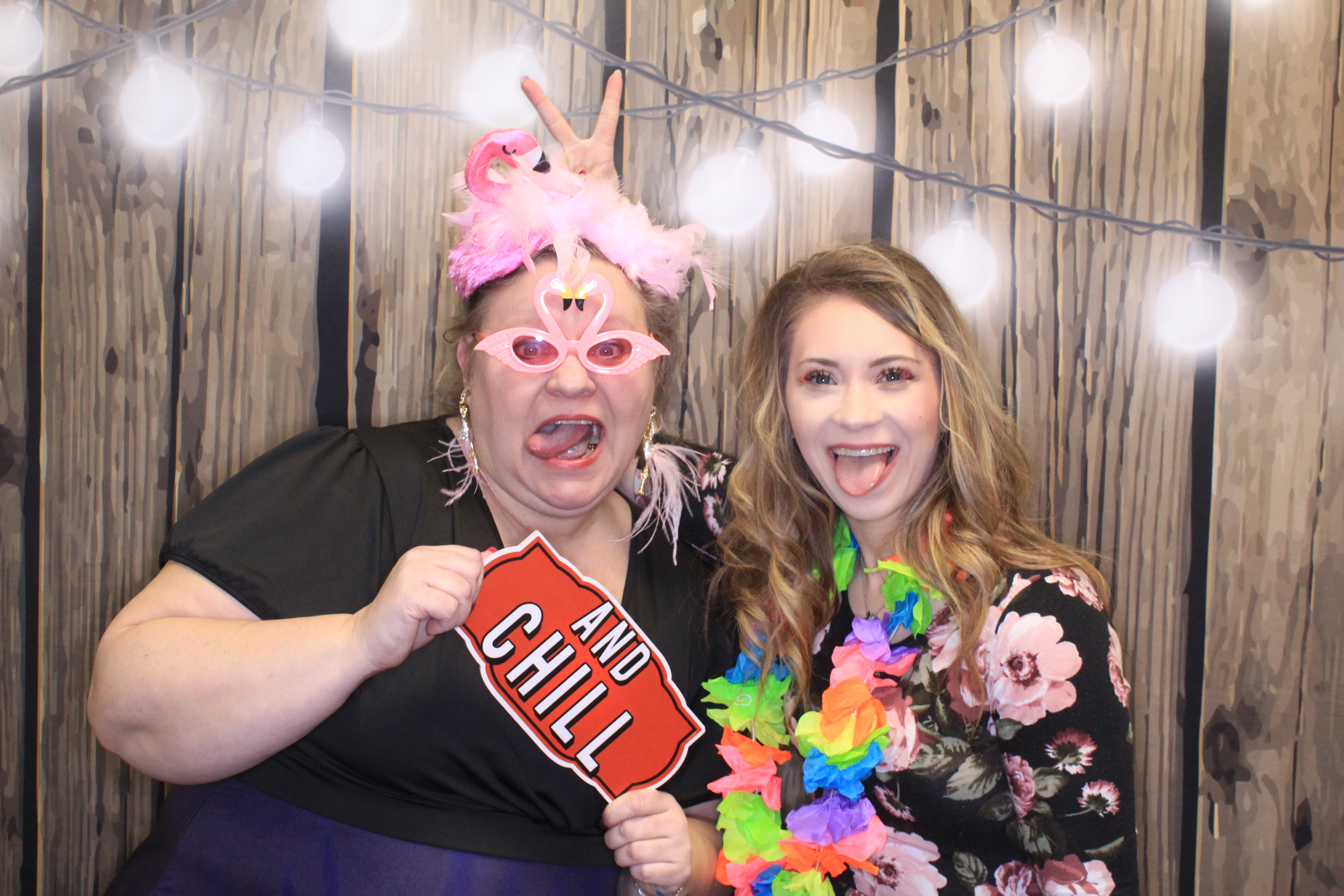Cheeseburger in Paradise | View more photos from the event at gallery.photoboothbillings.com/u/PhotoBoothBillings/Cheeseburger-in-Paradise