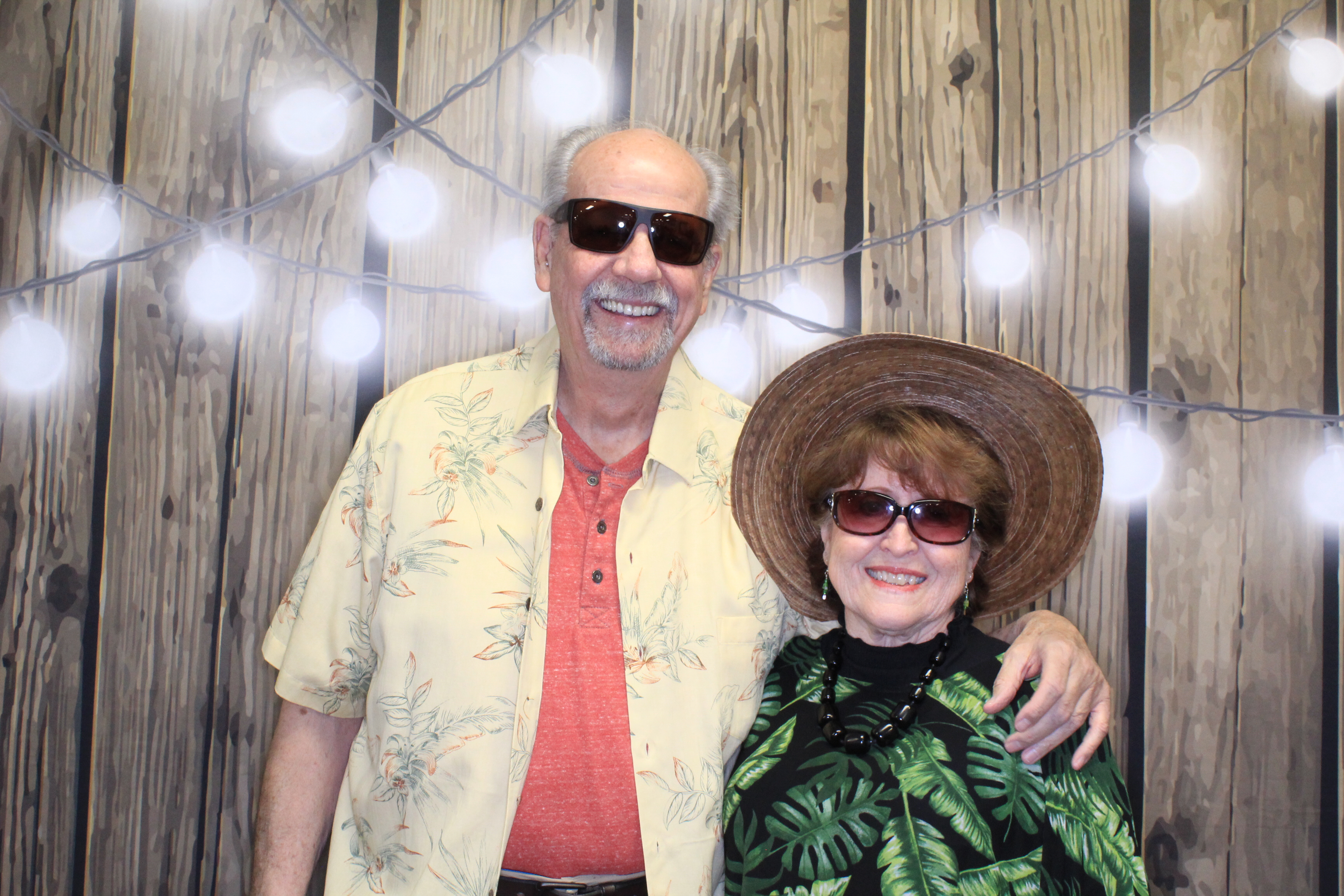Cheeseburger in Paradise | View more photos from the event at gallery.photoboothbillings.com/u/PhotoBoothBillings/Cheeseburger-in-Paradise