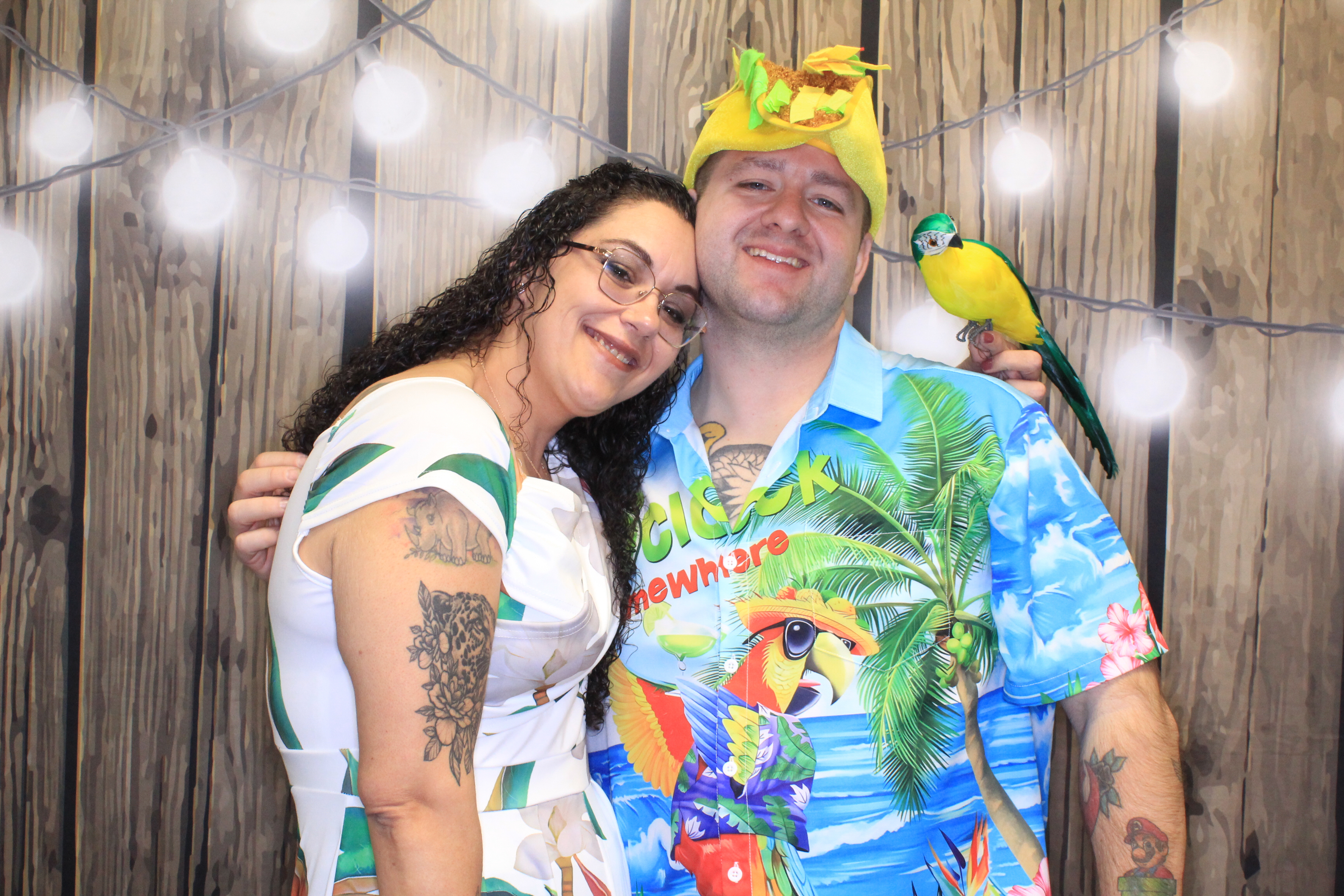 Cheeseburger in Paradise | View more photos from the event at gallery.photoboothbillings.com/u/PhotoBoothBillings/Cheeseburger-in-Paradise