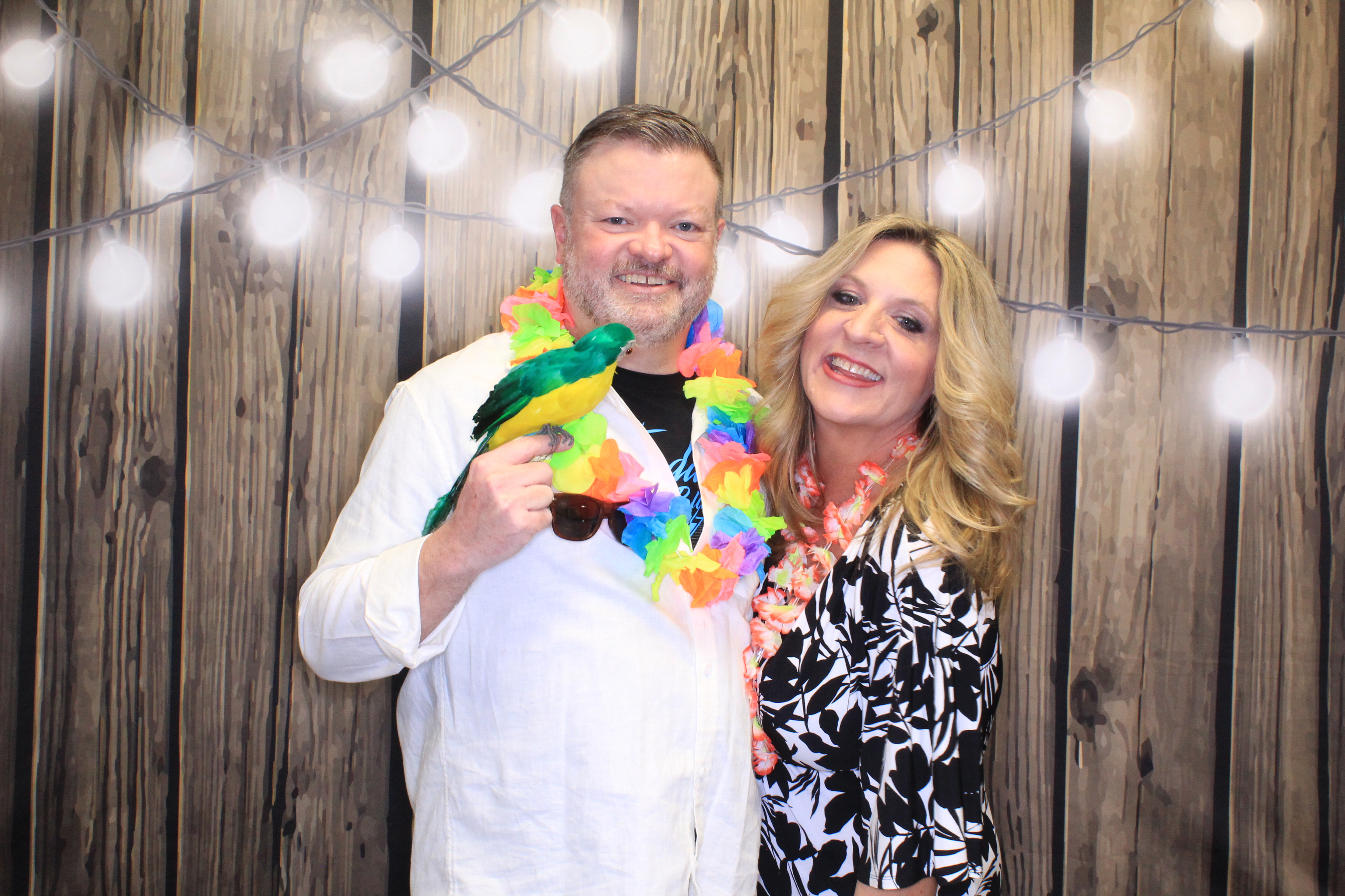Cheeseburger in Paradise | View more photos from the event at gallery.photoboothbillings.com/u/PhotoBoothBillings/Cheeseburger-in-Paradise