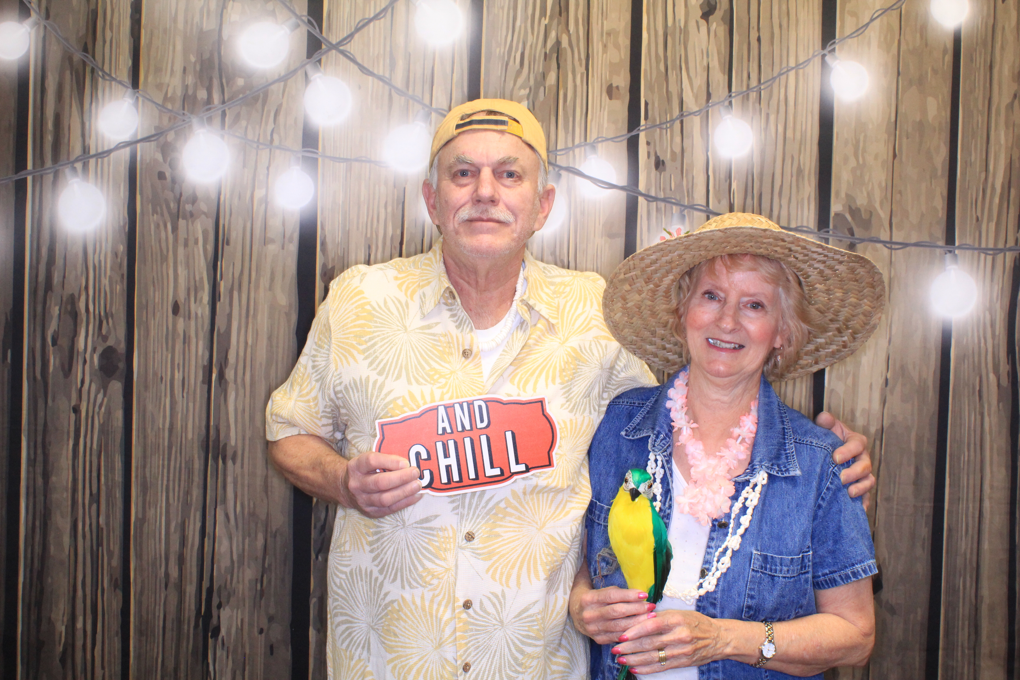 Cheeseburger in Paradise | View more photos from the event at gallery.photoboothbillings.com/u/PhotoBoothBillings/Cheeseburger-in-Paradise