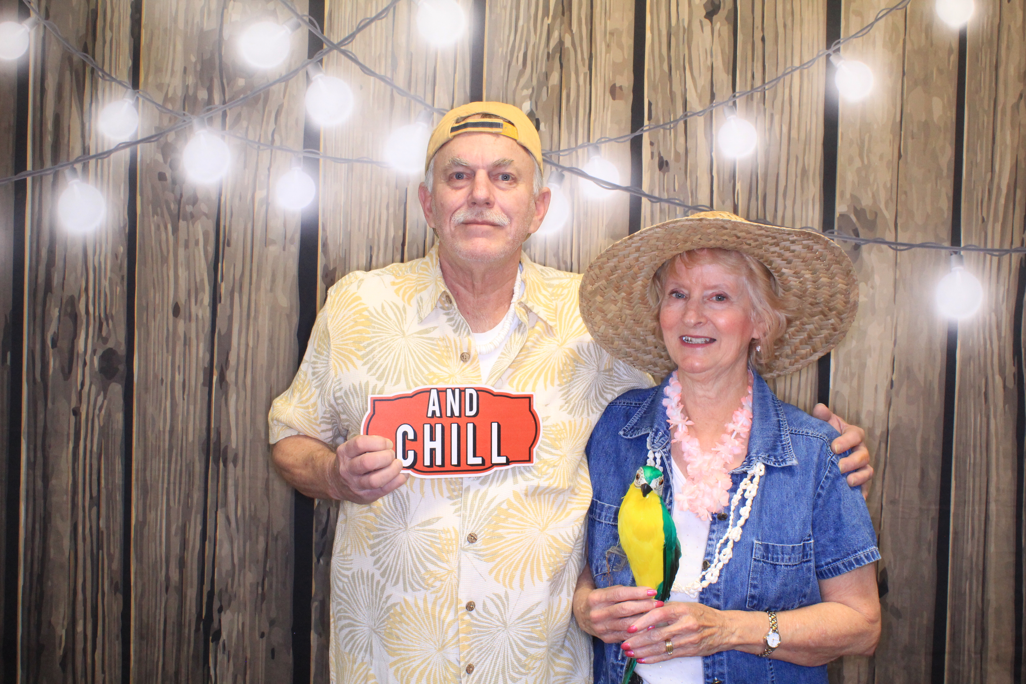 Cheeseburger in Paradise | View more photos from the event at gallery.photoboothbillings.com/u/PhotoBoothBillings/Cheeseburger-in-Paradise