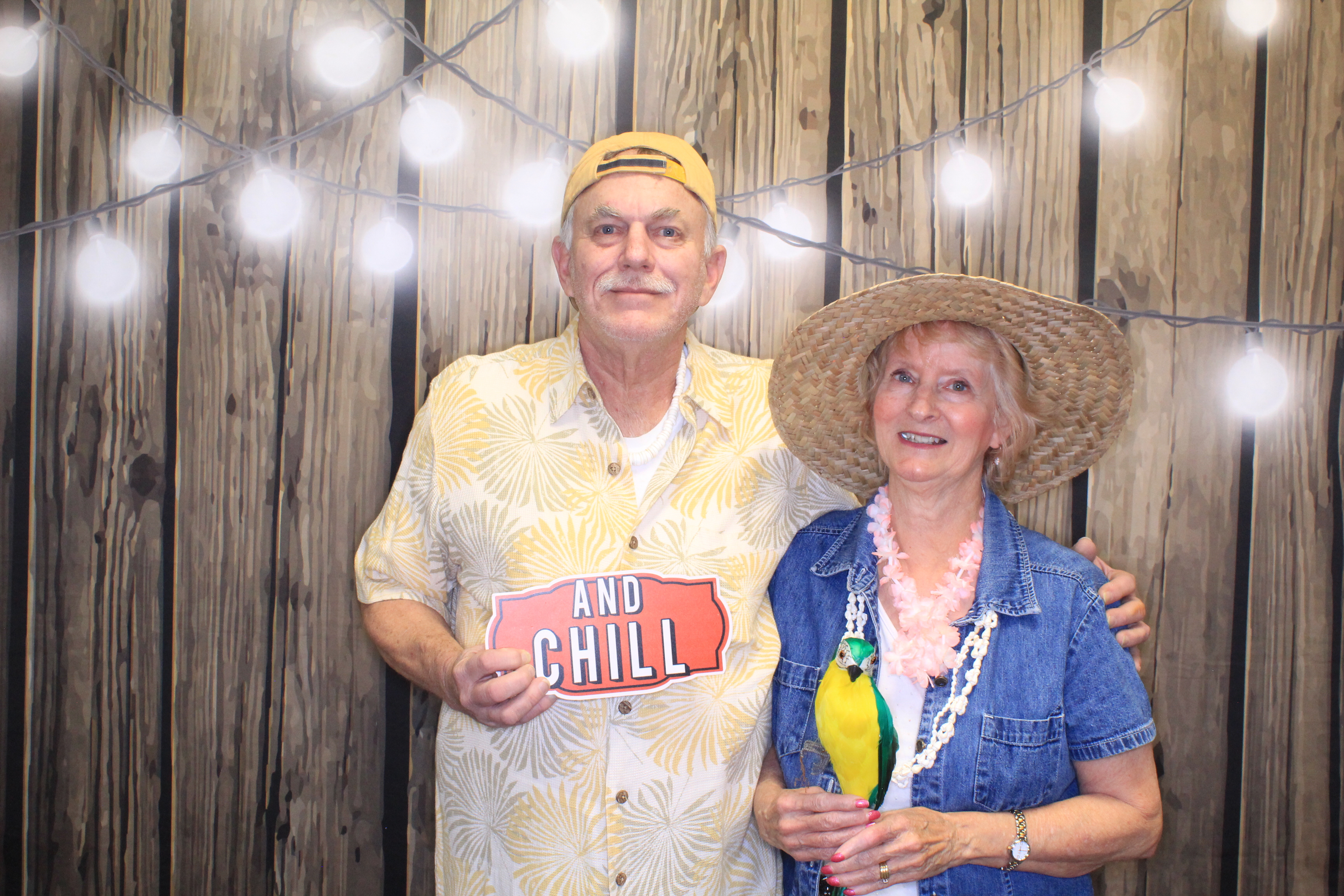 Cheeseburger in Paradise | View more photos from the event at gallery.photoboothbillings.com/u/PhotoBoothBillings/Cheeseburger-in-Paradise