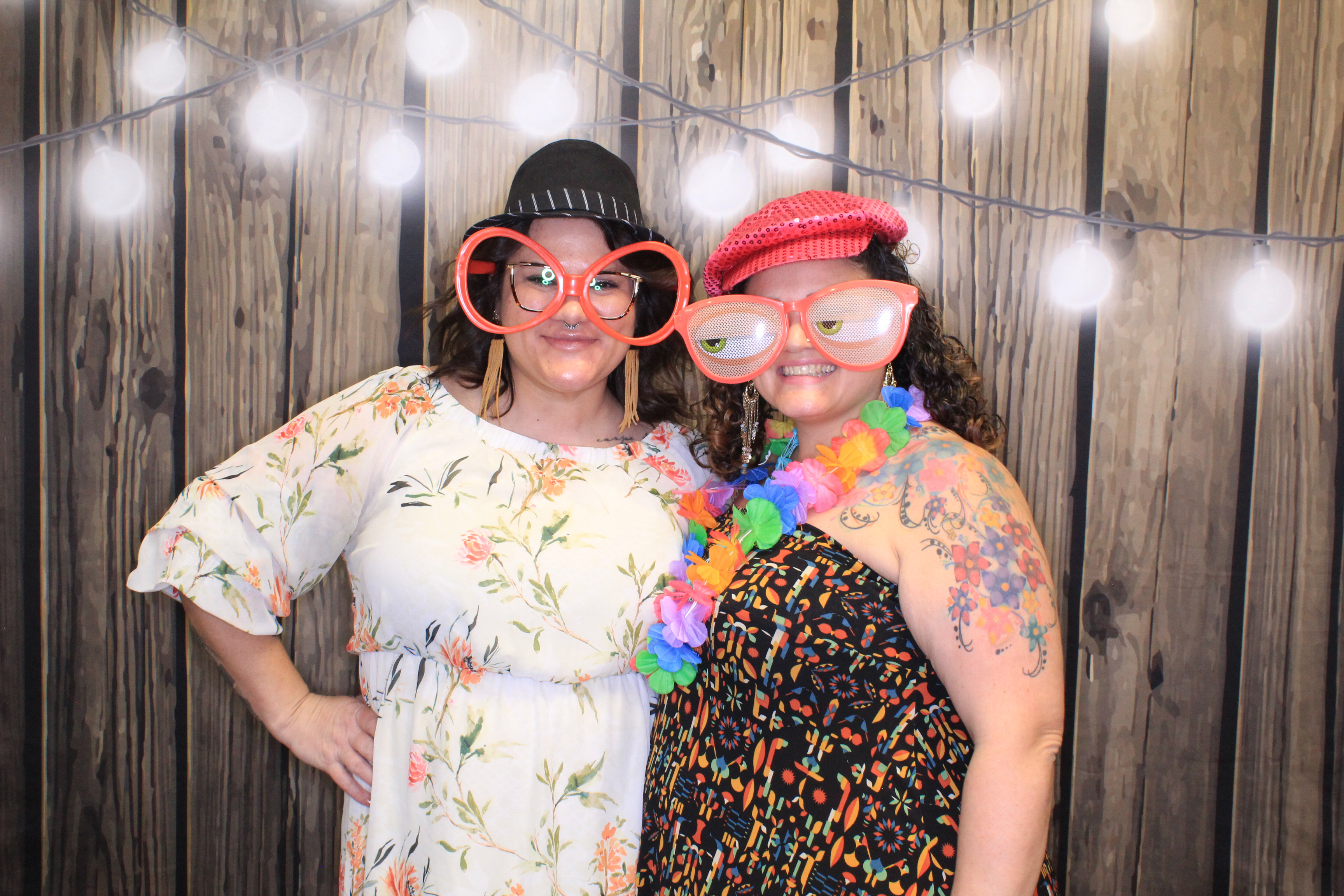 Cheeseburger in Paradise | View more photos from the event at gallery.photoboothbillings.com/u/PhotoBoothBillings/Cheeseburger-in-Paradise