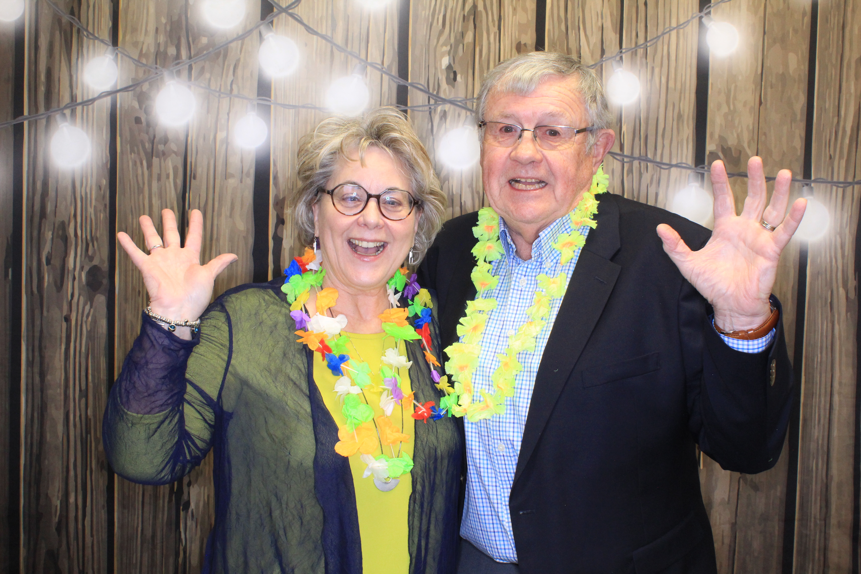Cheeseburger in Paradise | View more photos from the event at gallery.photoboothbillings.com/u/PhotoBoothBillings/Cheeseburger-in-Paradise