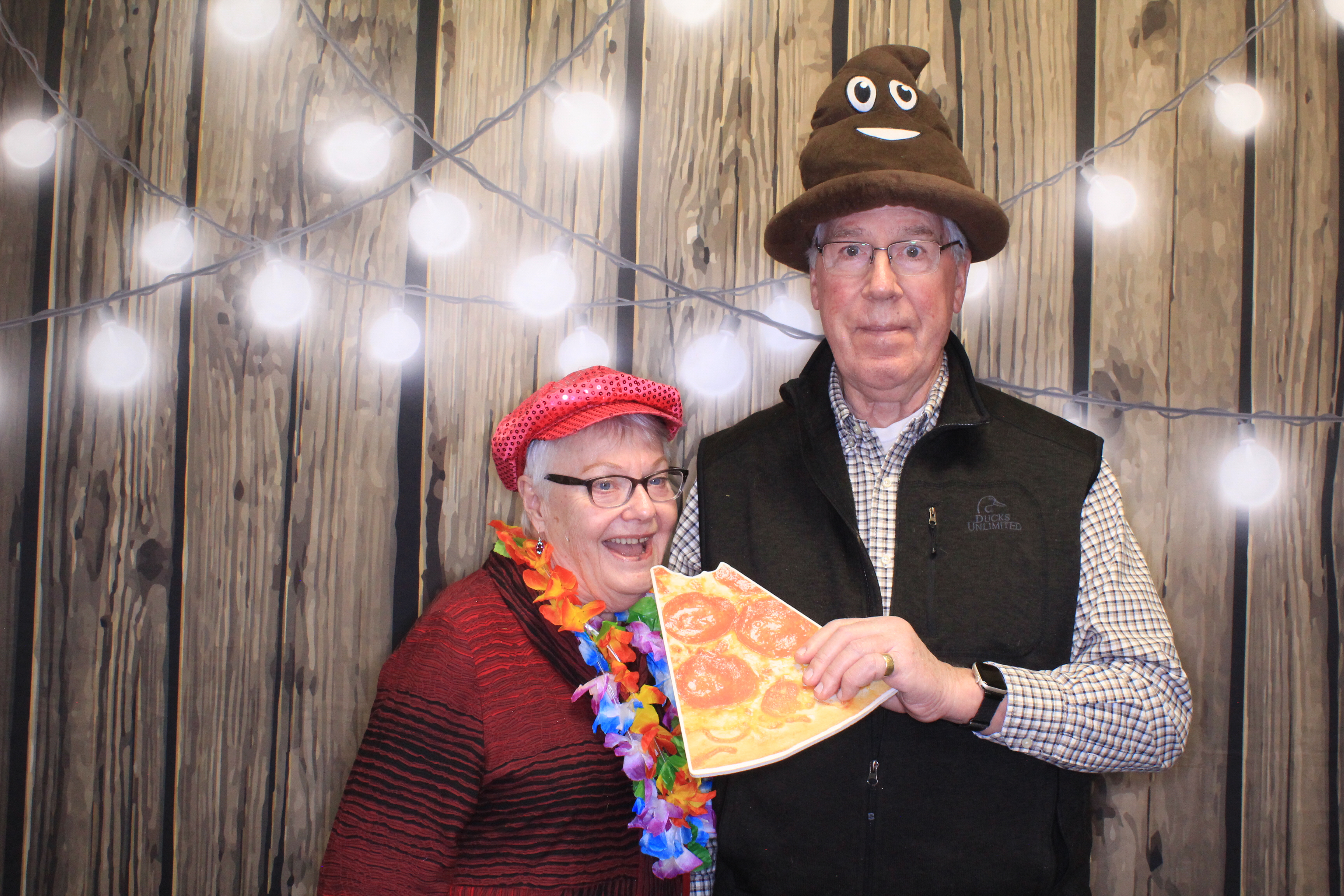 Cheeseburger in Paradise | View more photos from the event at gallery.photoboothbillings.com/u/PhotoBoothBillings/Cheeseburger-in-Paradise