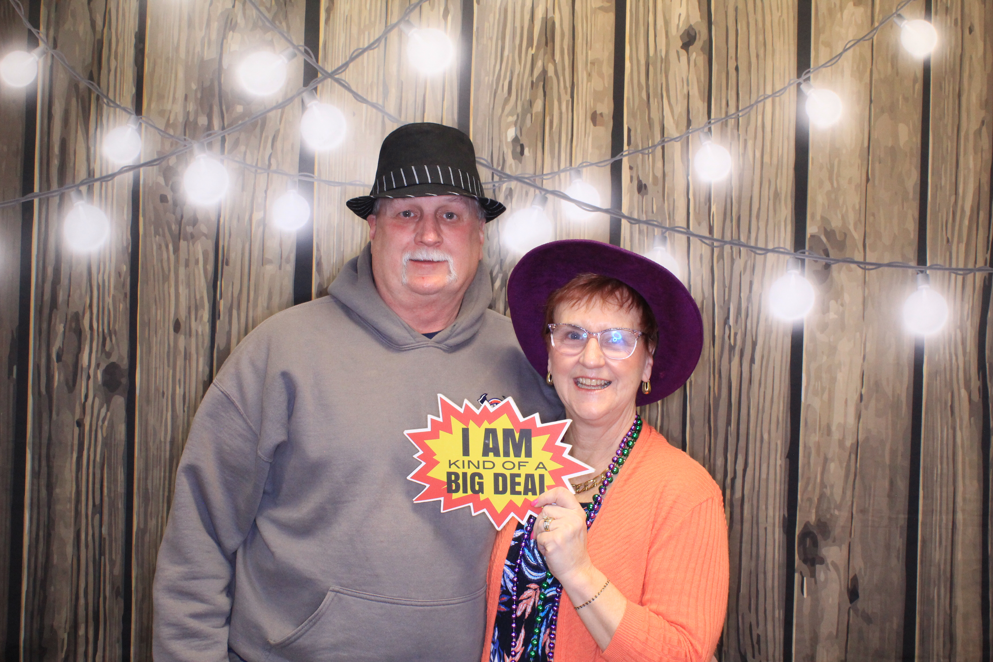 Cheeseburger in Paradise | View more photos from the event at gallery.photoboothbillings.com/u/PhotoBoothBillings/Cheeseburger-in-Paradise