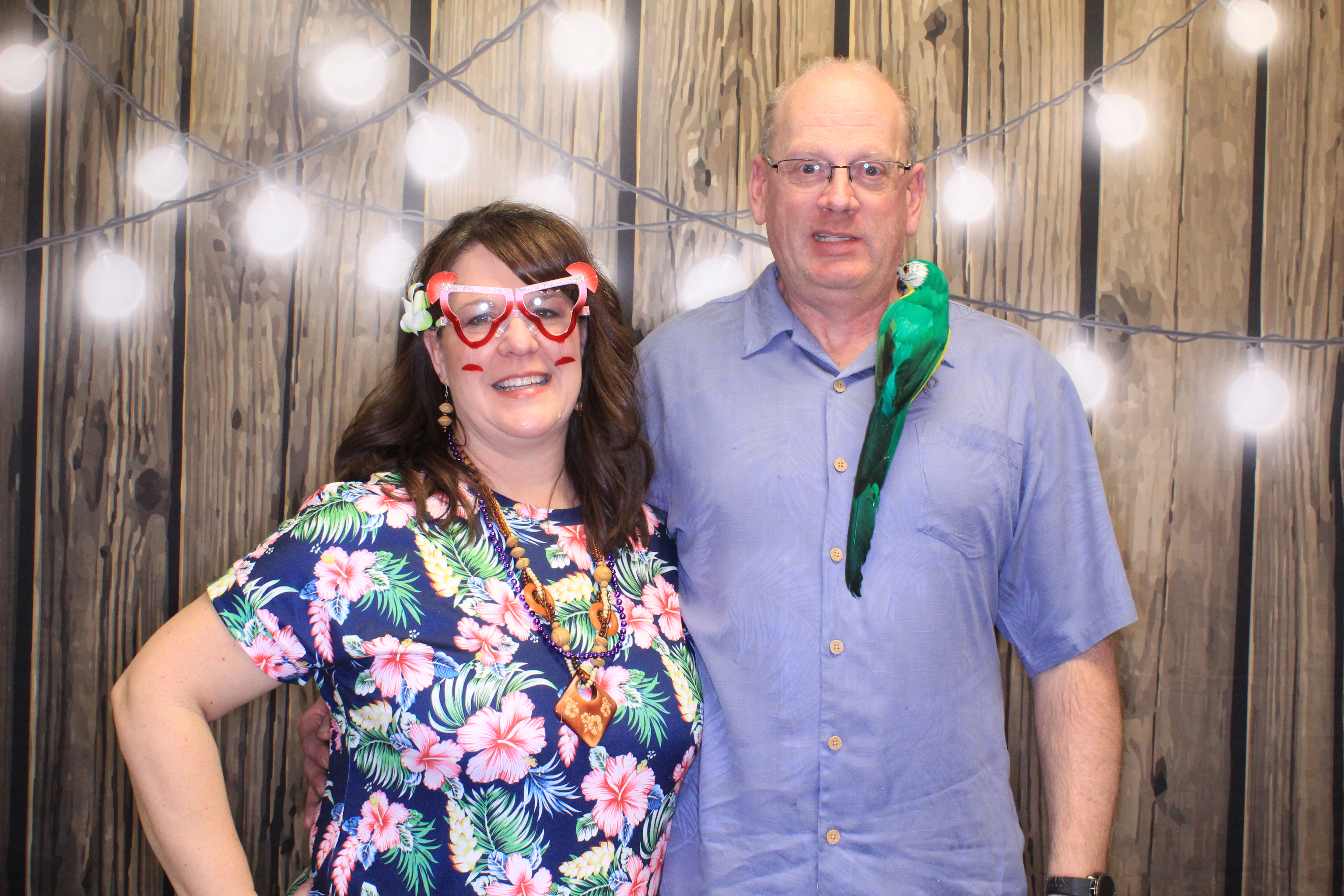 Cheeseburger in Paradise | View more photos from the event at gallery.photoboothbillings.com/u/PhotoBoothBillings/Cheeseburger-in-Paradise