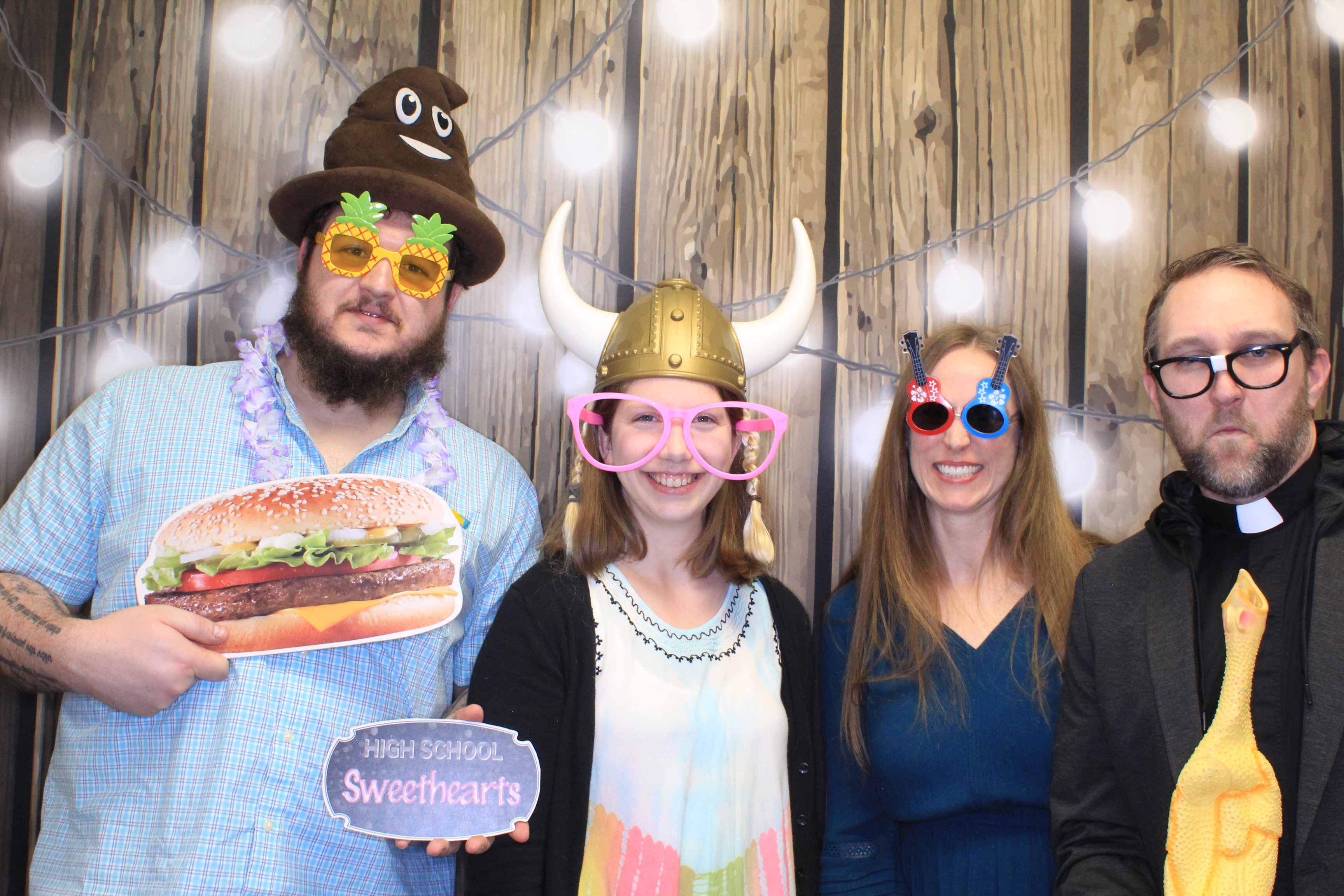 Cheeseburger in Paradise | View more photos from the event at gallery.photoboothbillings.com/u/PhotoBoothBillings/Cheeseburger-in-Paradise