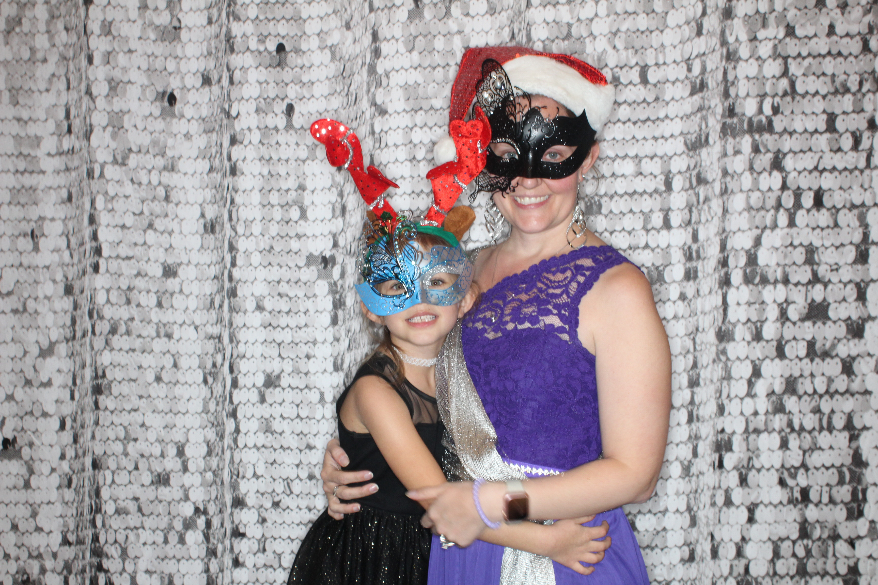 Doubletree Holiday Party | View more photos from the event at gallery.photoboothbillings.com/u/PhotoBoothBillings/Doubletree-Holiday-Party