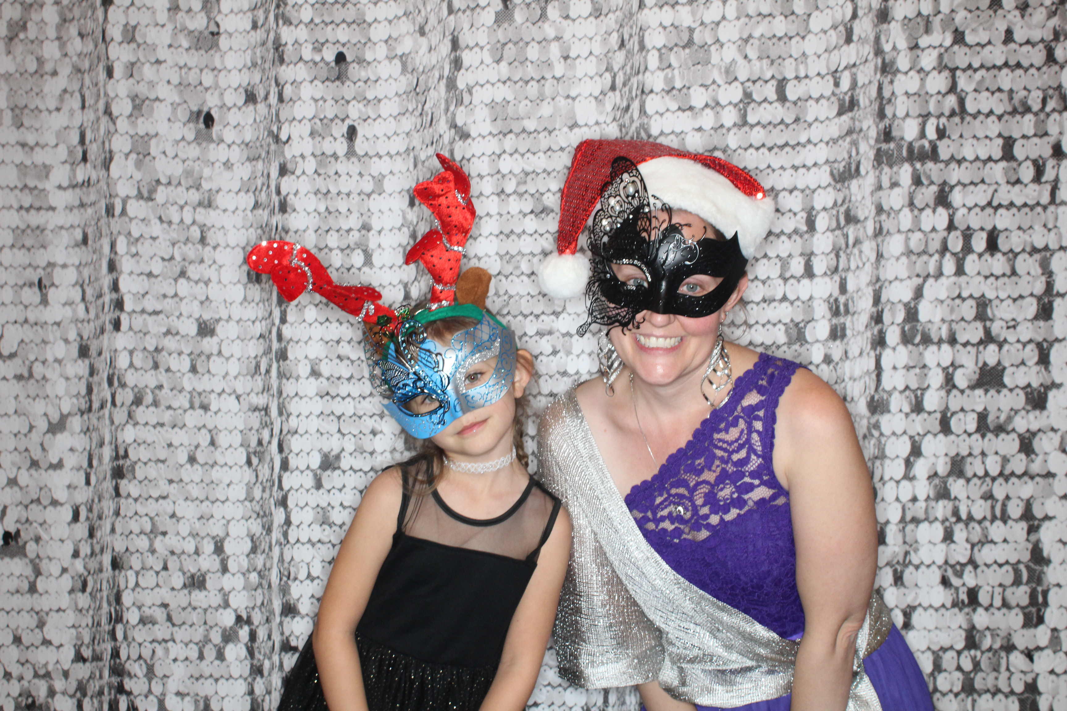 Doubletree Holiday Party | View more photos from the event at gallery.photoboothbillings.com/u/PhotoBoothBillings/Doubletree-Holiday-Party