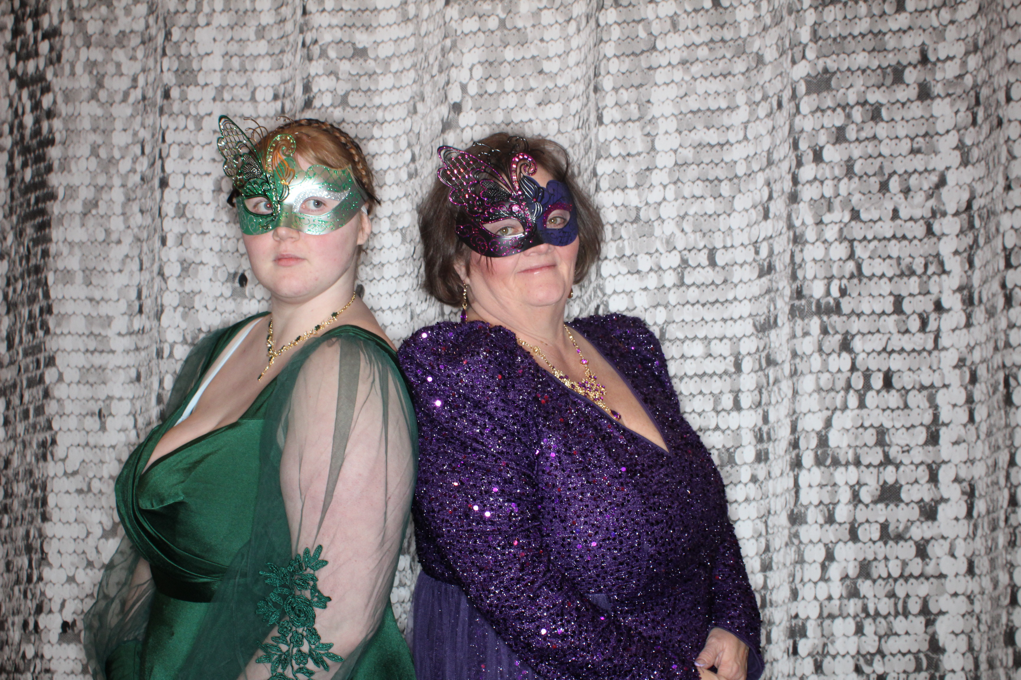 Doubletree Holiday Party | View more photos from the event at gallery.photoboothbillings.com/u/PhotoBoothBillings/Doubletree-Holiday-Party