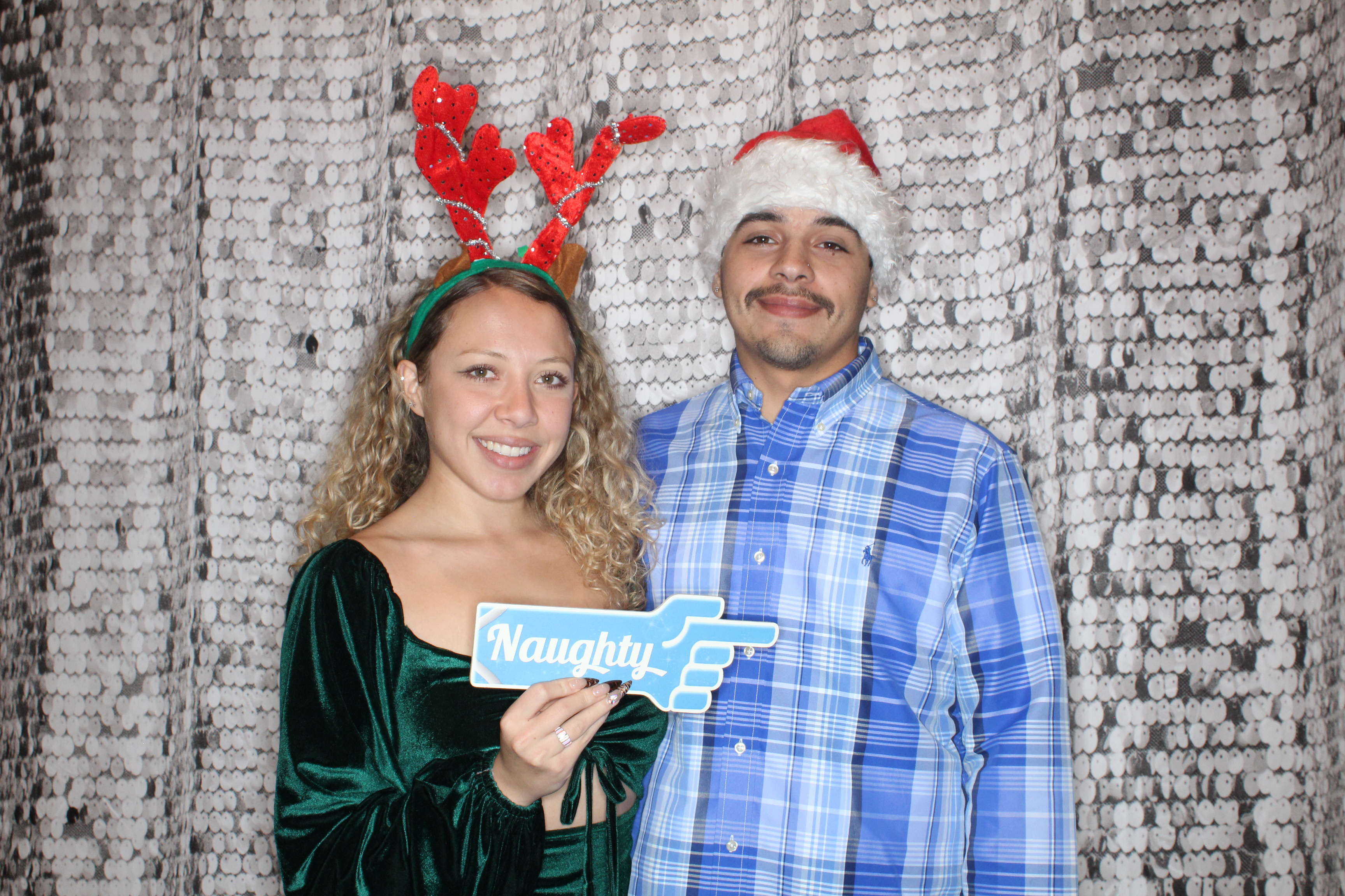 Doubletree Holiday Party | View more photos from the event at gallery.photoboothbillings.com/u/PhotoBoothBillings/Doubletree-Holiday-Party