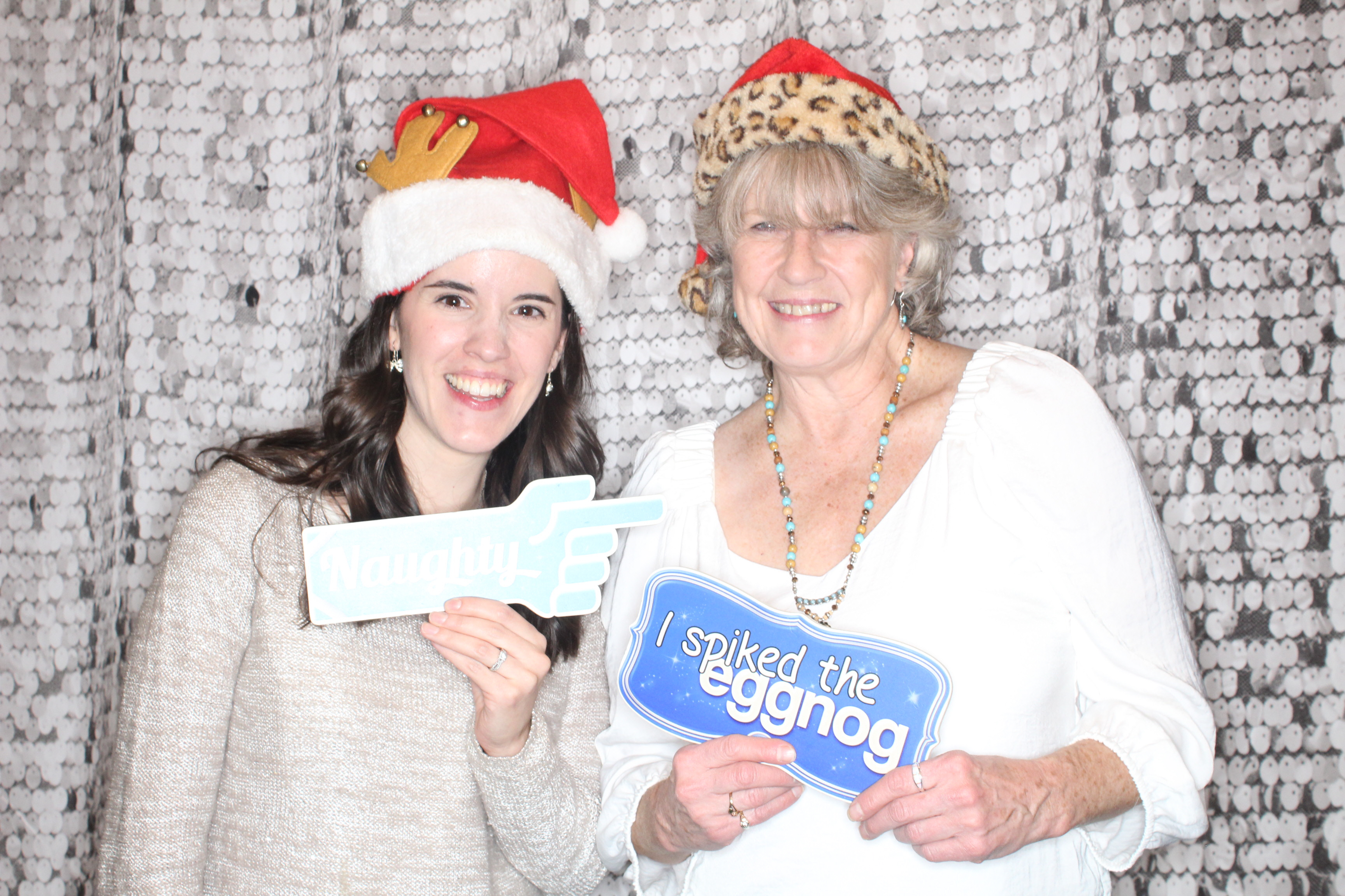 Doubletree Holiday Party | View more photos from the event at gallery.photoboothbillings.com/u/PhotoBoothBillings/Doubletree-Holiday-Party