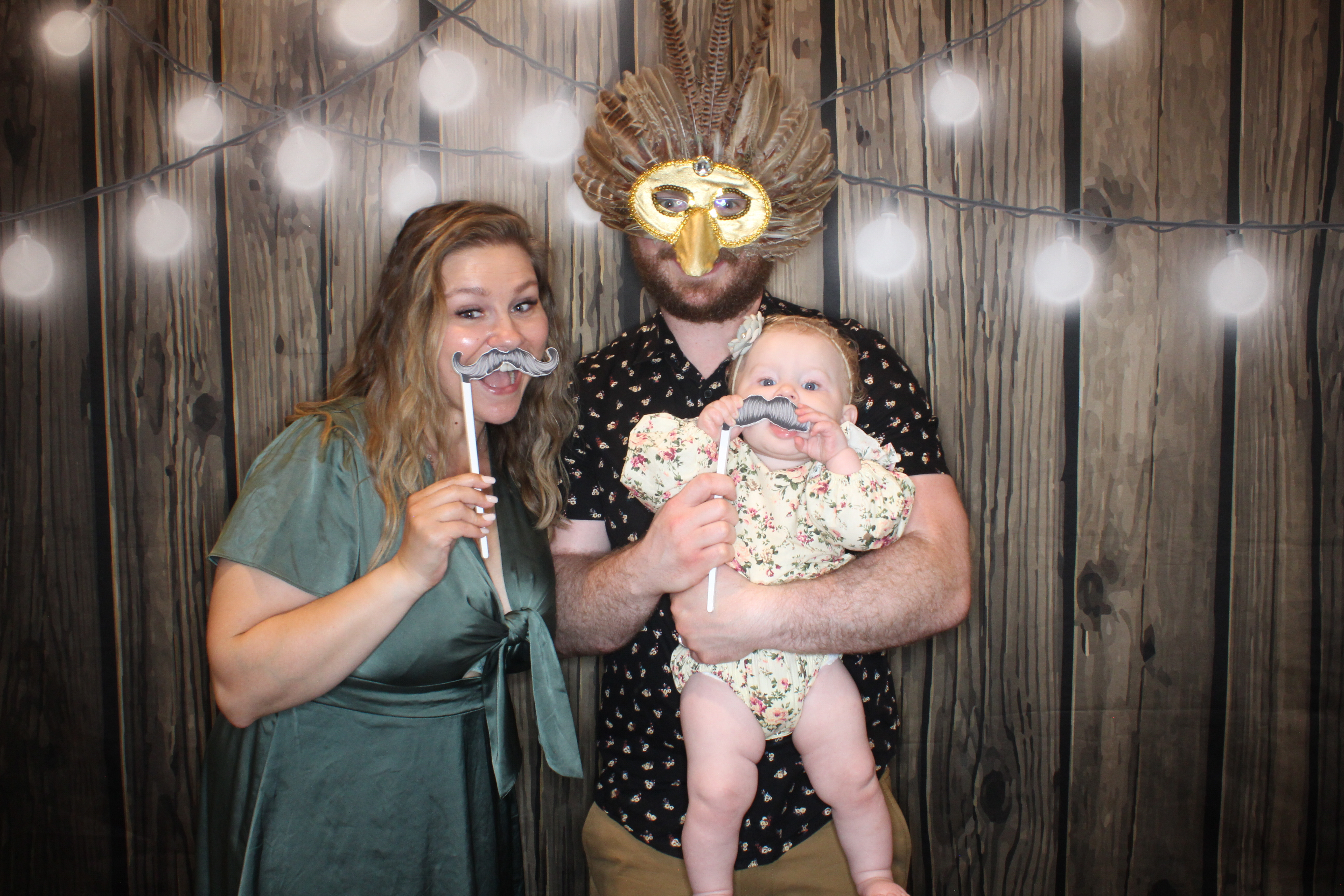 Kayleigh and Dalton's Wedding | View more photos from the event at gallery.photoboothbillings.com/u/PhotoBoothBillings/Kayleigh-and-Daltons-Wedding