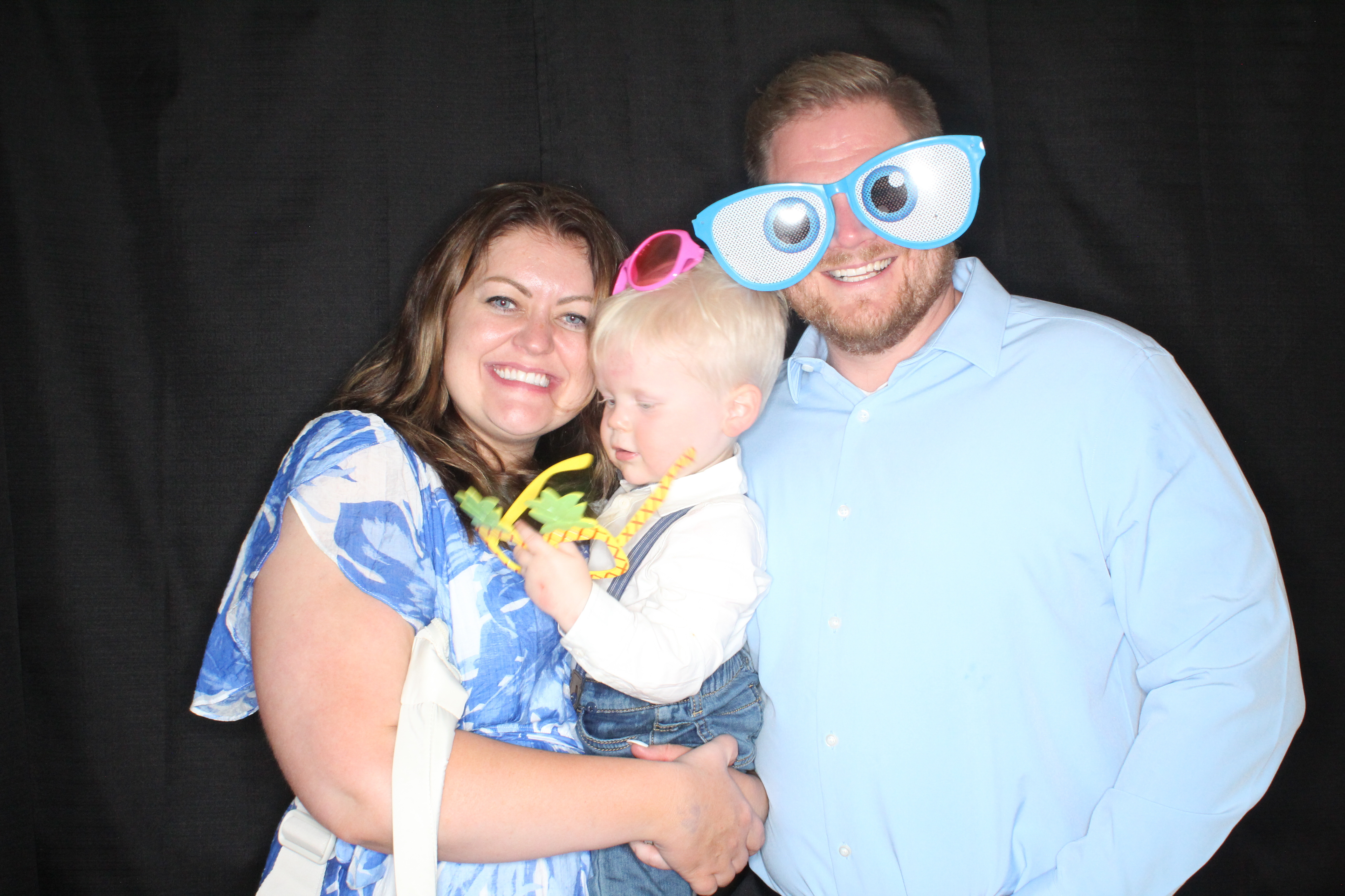 Larry and Kristi's Wedding | View more photos from the event at gallery.photoboothbillings.com/u/PhotoBoothBillings/Larry-and-Kristis-Wedding
