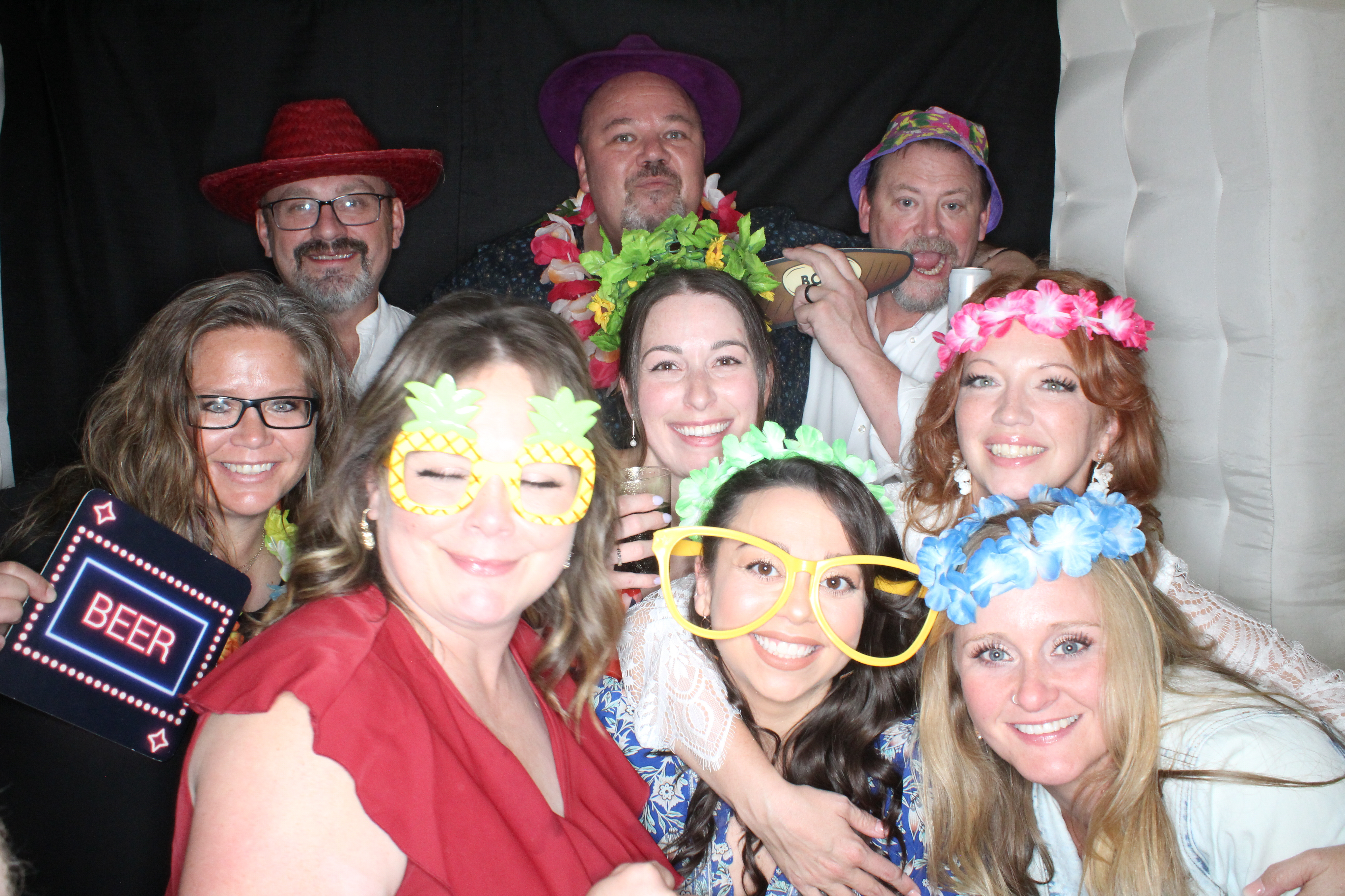 Larry and Kristi's Wedding | View more photos from the event at gallery.photoboothbillings.com/u/PhotoBoothBillings/Larry-and-Kristis-Wedding
